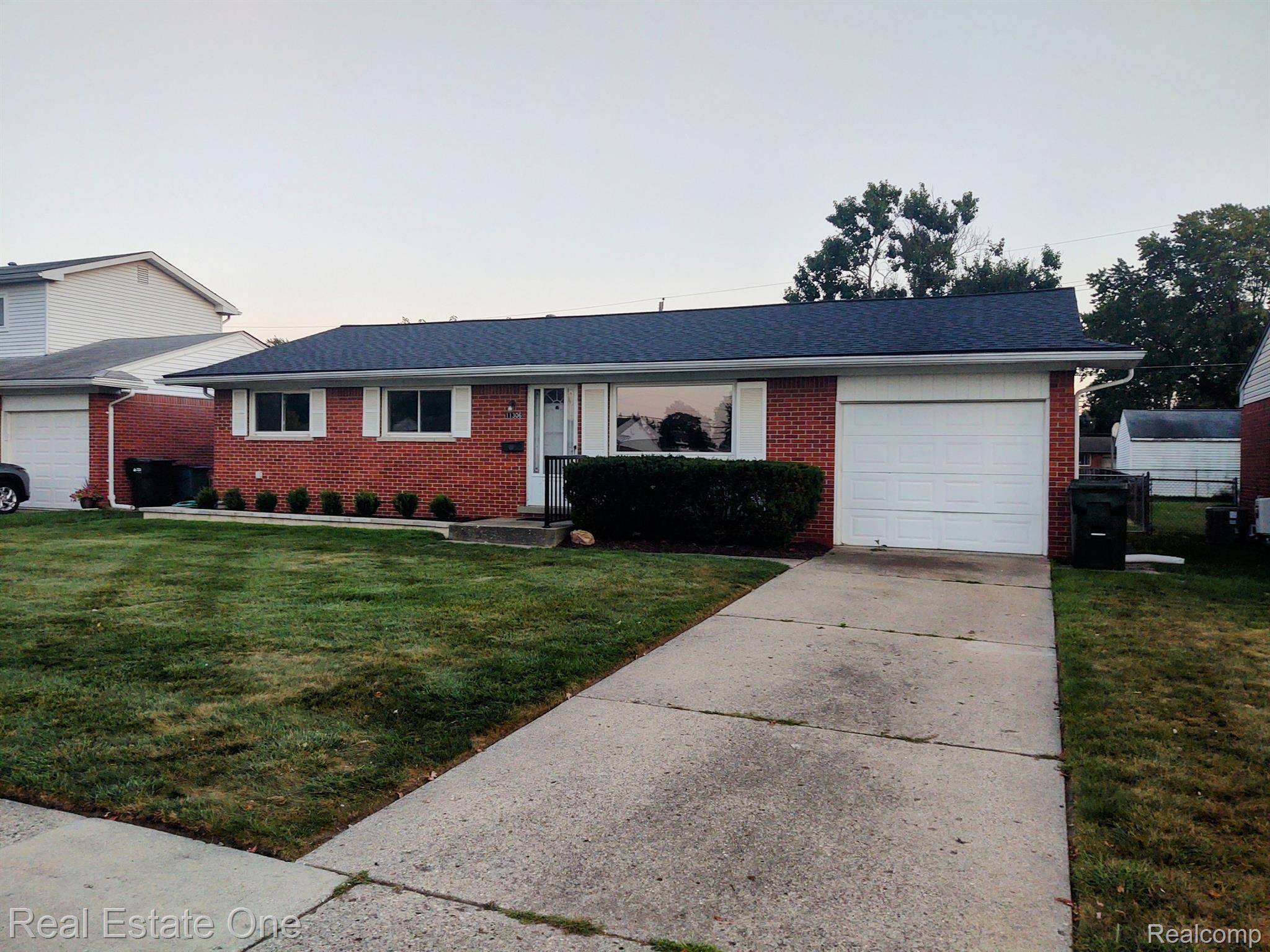 Sterling Heights, MI 48313,11306 JACQUELINE DR