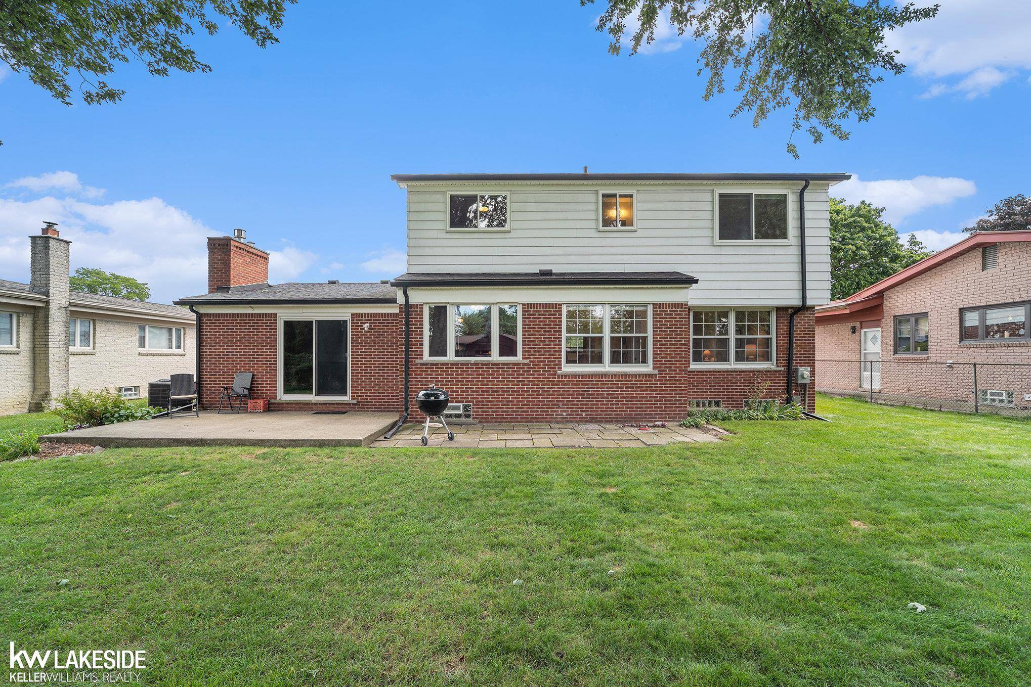 Warren, MI 48093,30543 Cedars DR