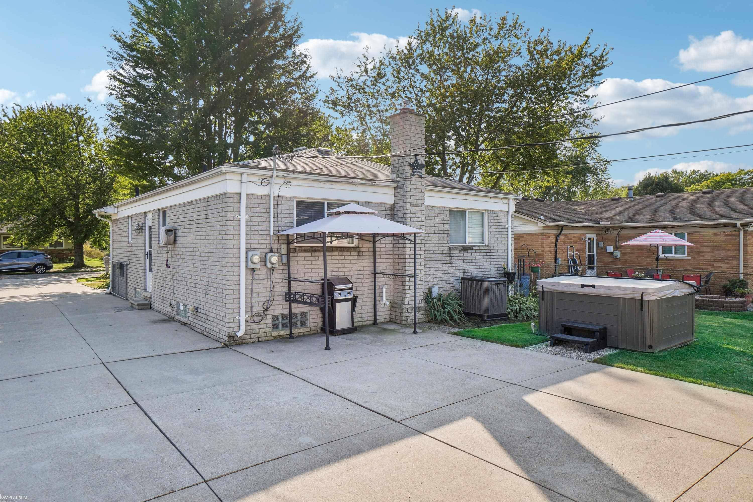 Harrison Twp, MI 48045,24825 Cottrell RD