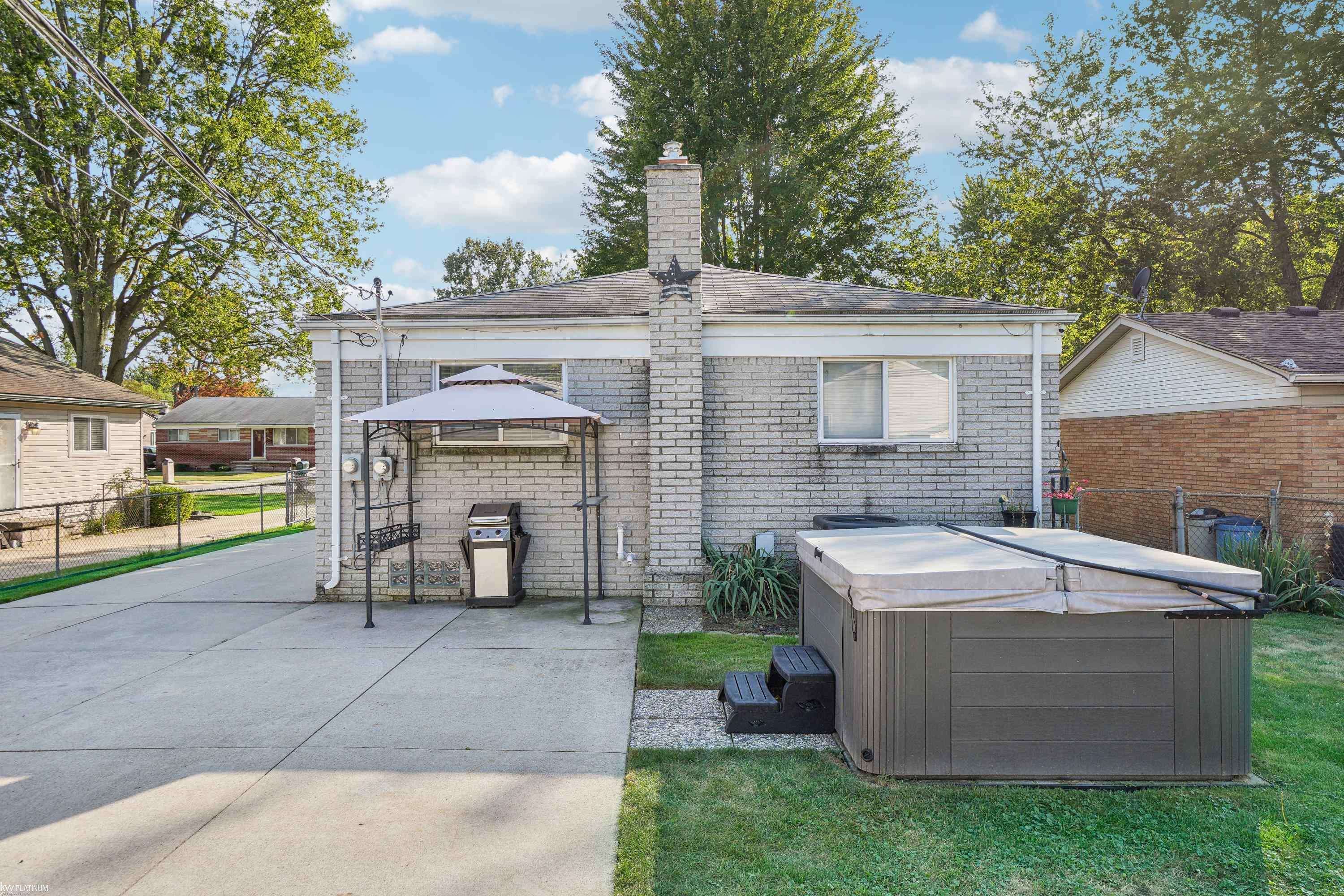 Harrison Twp, MI 48045,24825 Cottrell RD