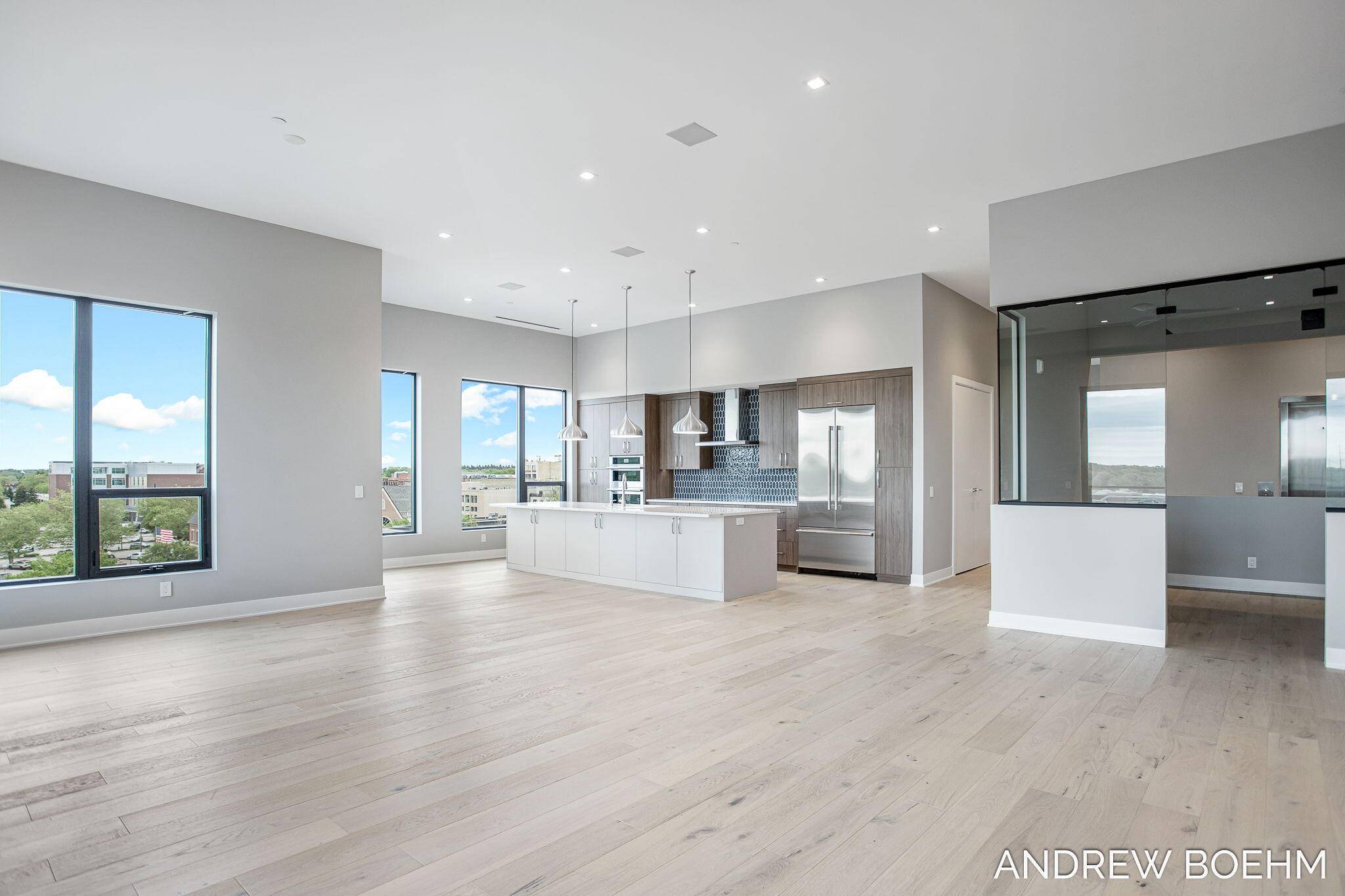 Holland, MI 49423,159 S River AVE #406