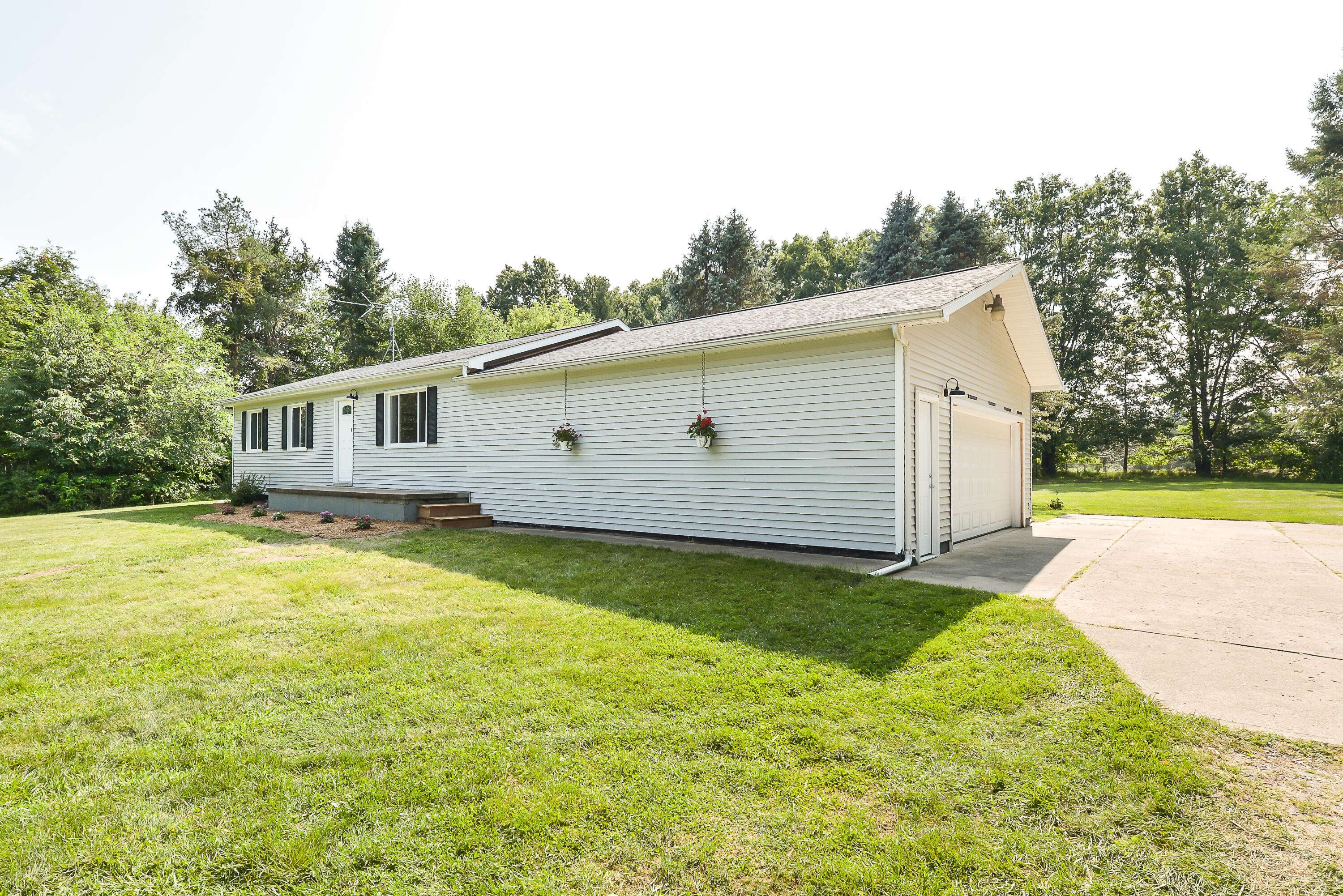 Pinckney, MI 48169,6534 Pinckney RD