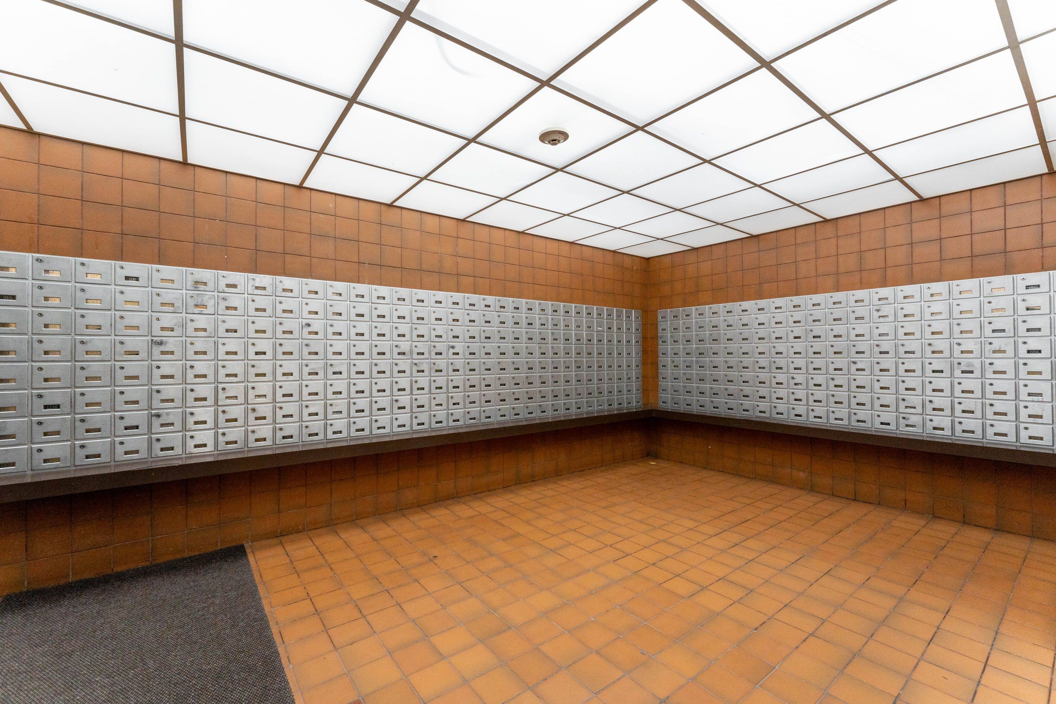 Toronto E03, ON M4C 5L6,5 Massey SQ #PH5