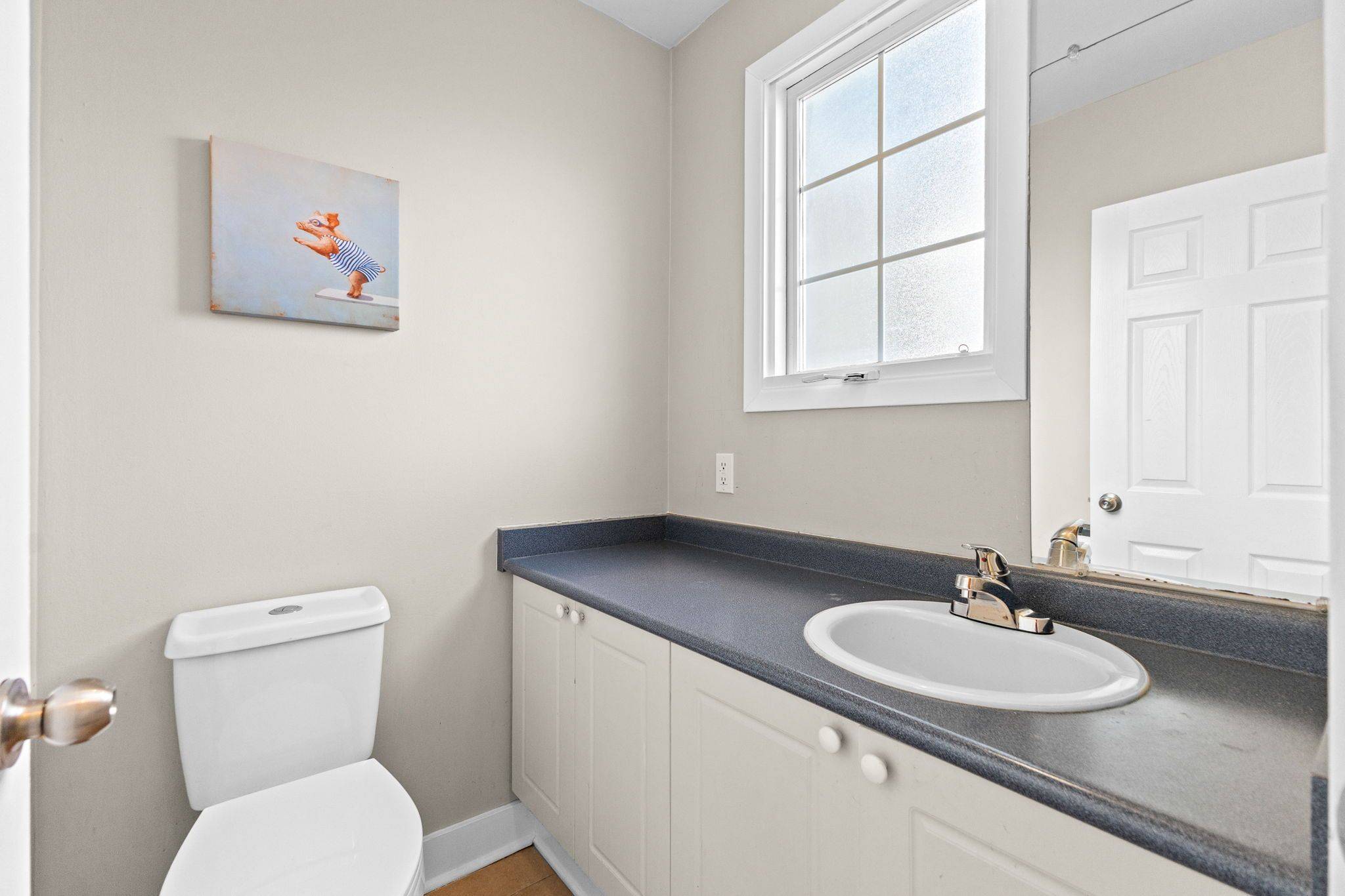 Billings Bridge - Riverside Park And Area, ON K1V 6R5,896 Walkley RD