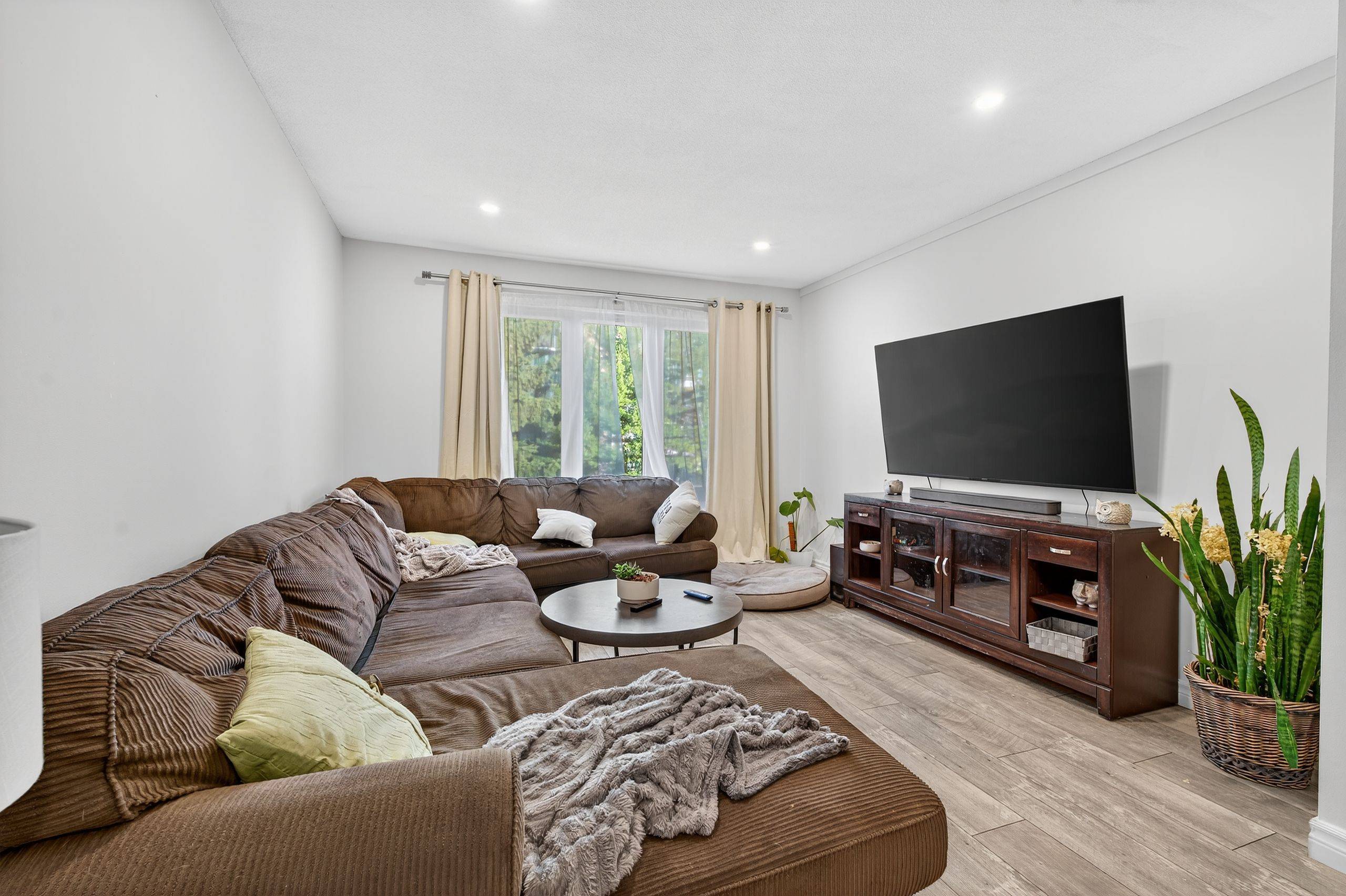 Kingston, ON K7P 2A6,753 RIDLEY DR