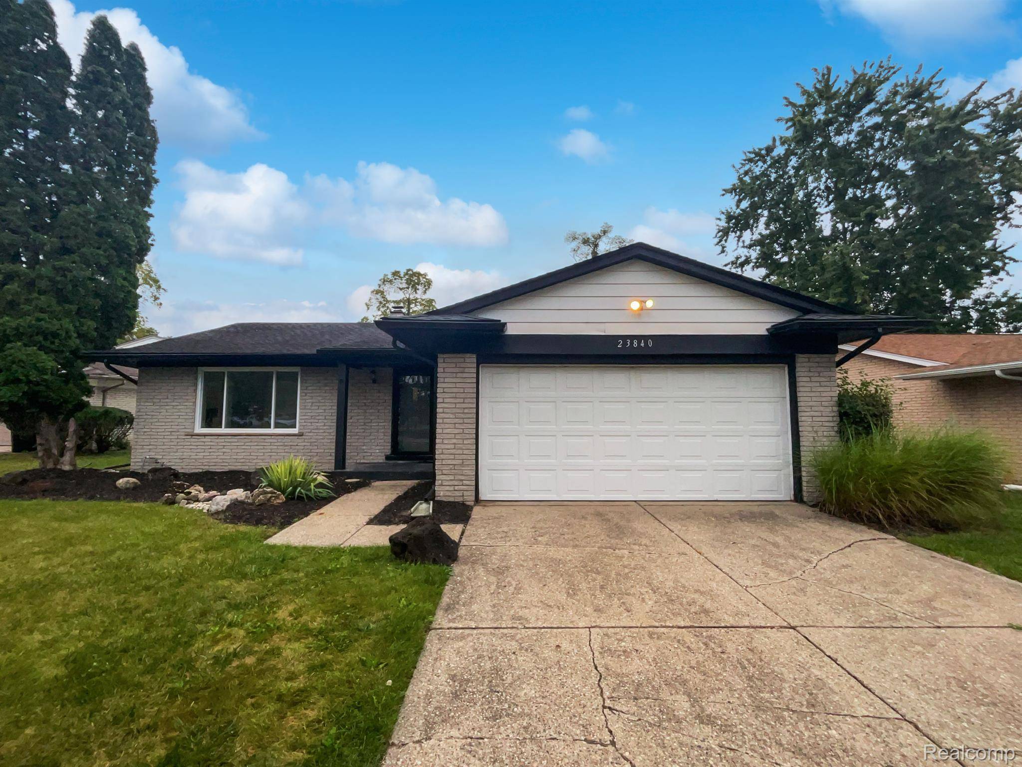 Southfield, MI 48033,23840 EDINBURGH ST