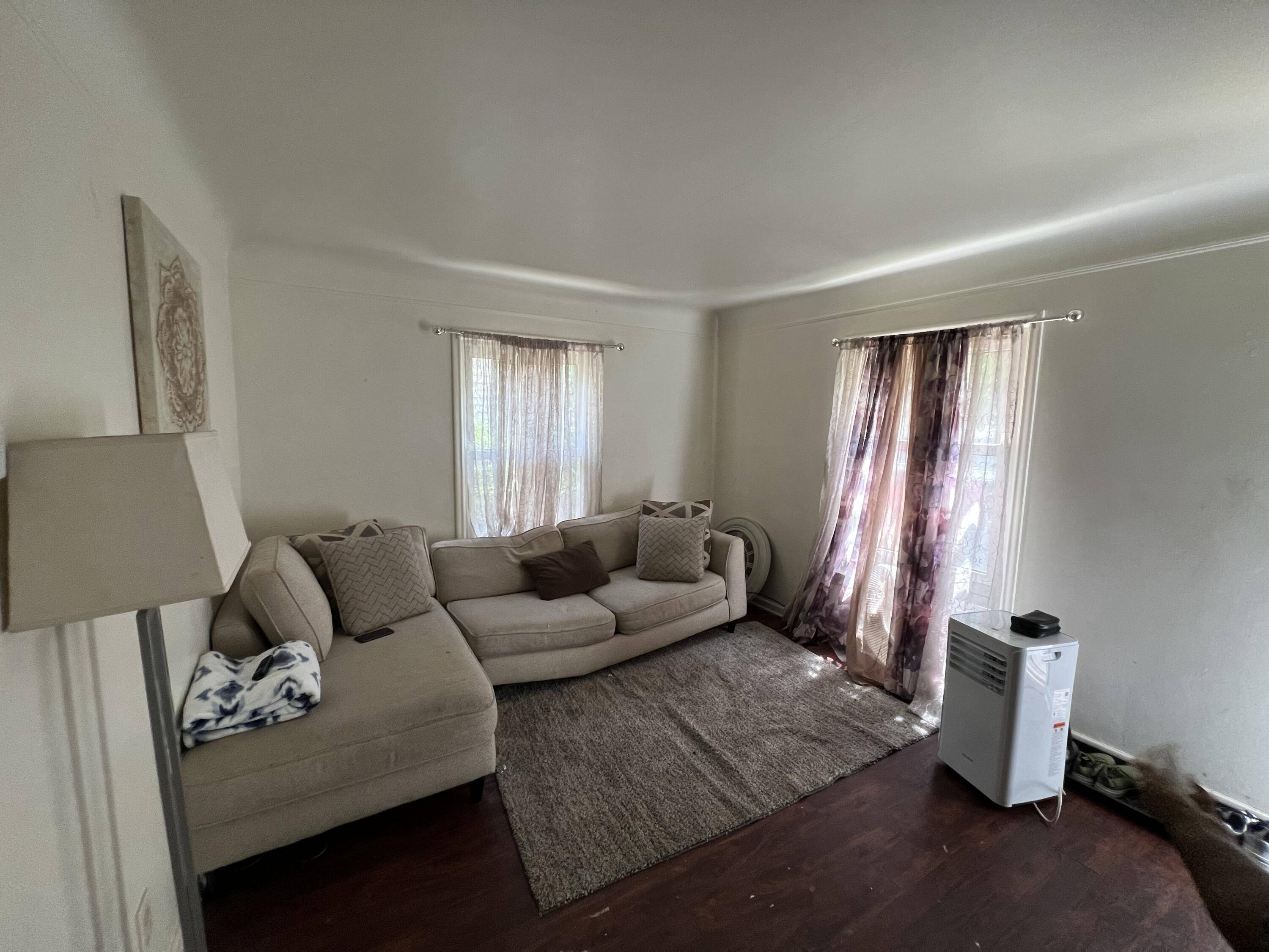 Harper Woods, MI 48225,18941 Kenosha ST