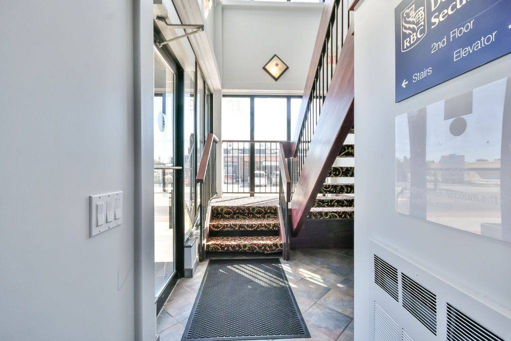 Orillia, ON L3V 4R6,19 Front ST N #202