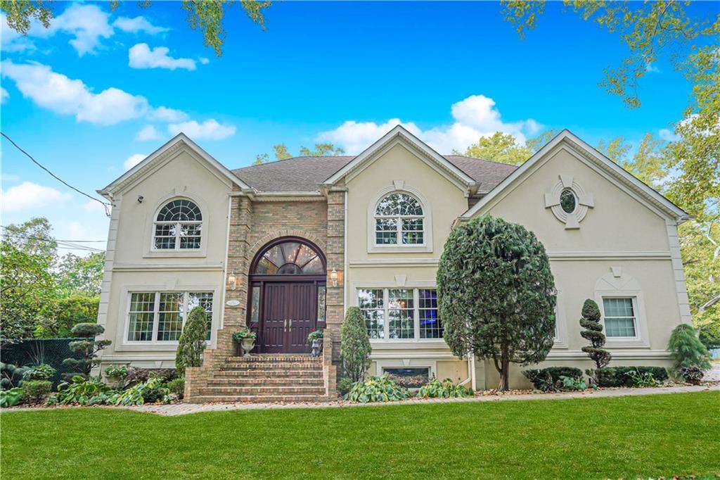 Staten Island, NY 10304,15 The Oval