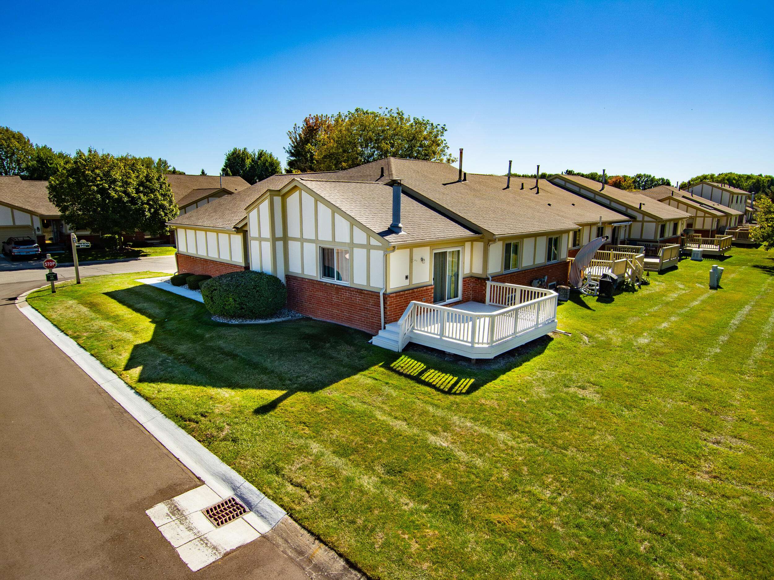 Clinton Twp, MI 48038,41975 Brookview LN