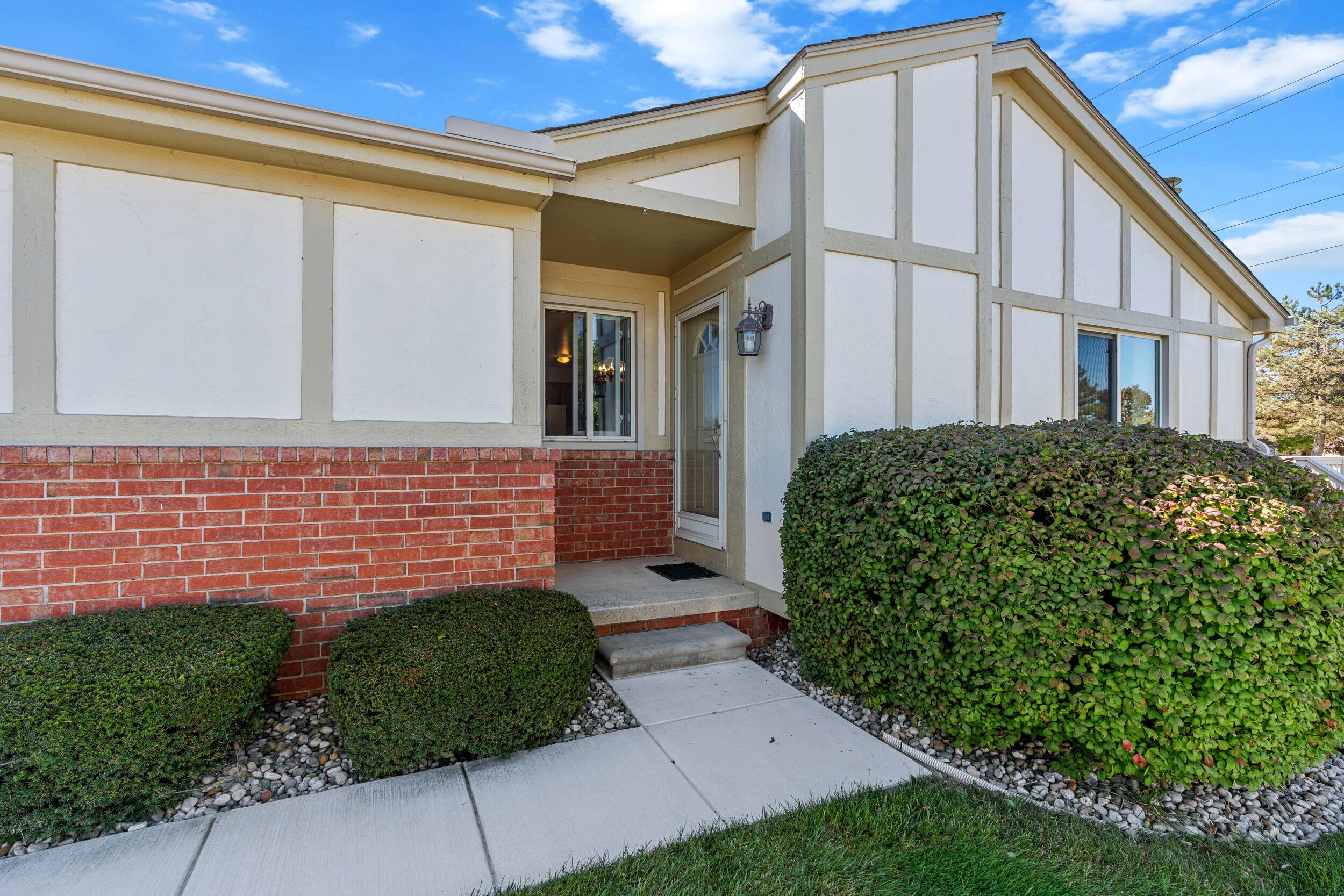 Clinton Twp, MI 48038,41975 Brookview LN