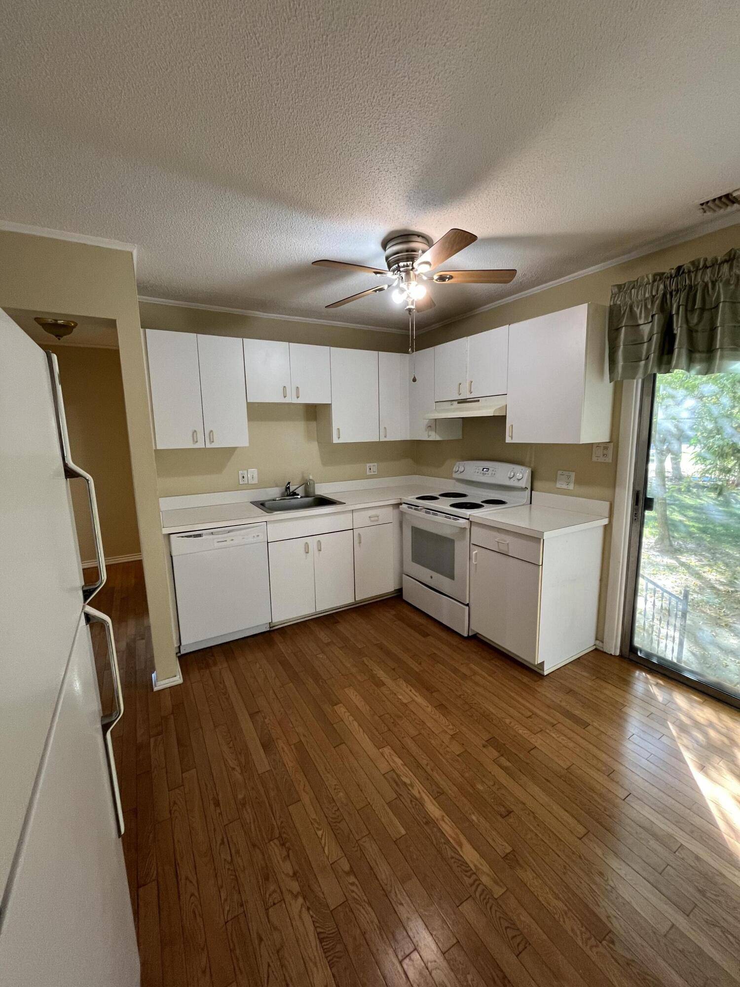 Clinton Twp, MI 48038,40893 Highpointe DR