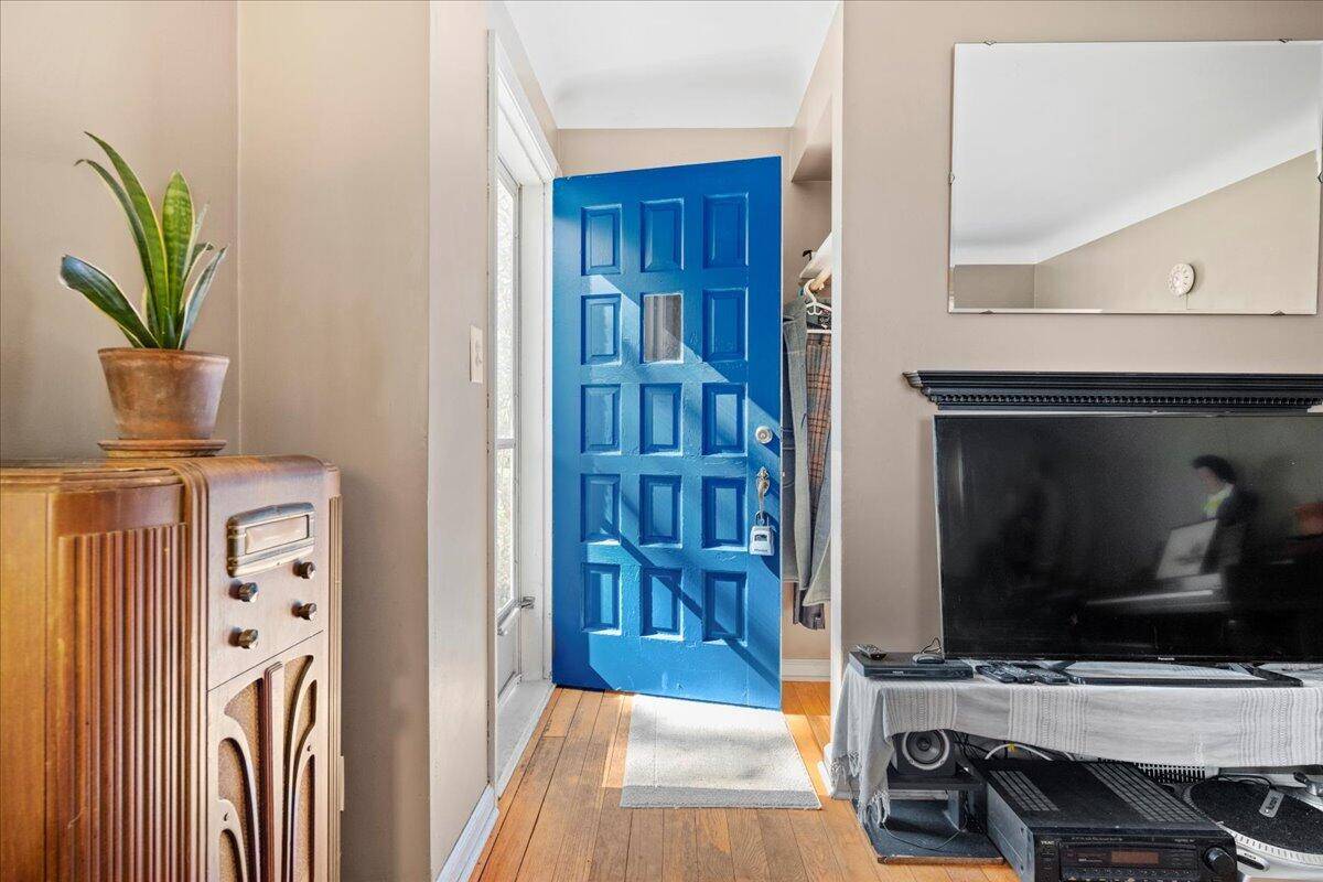 Ypsilanti, MI 48197,1990 Midvale AVE