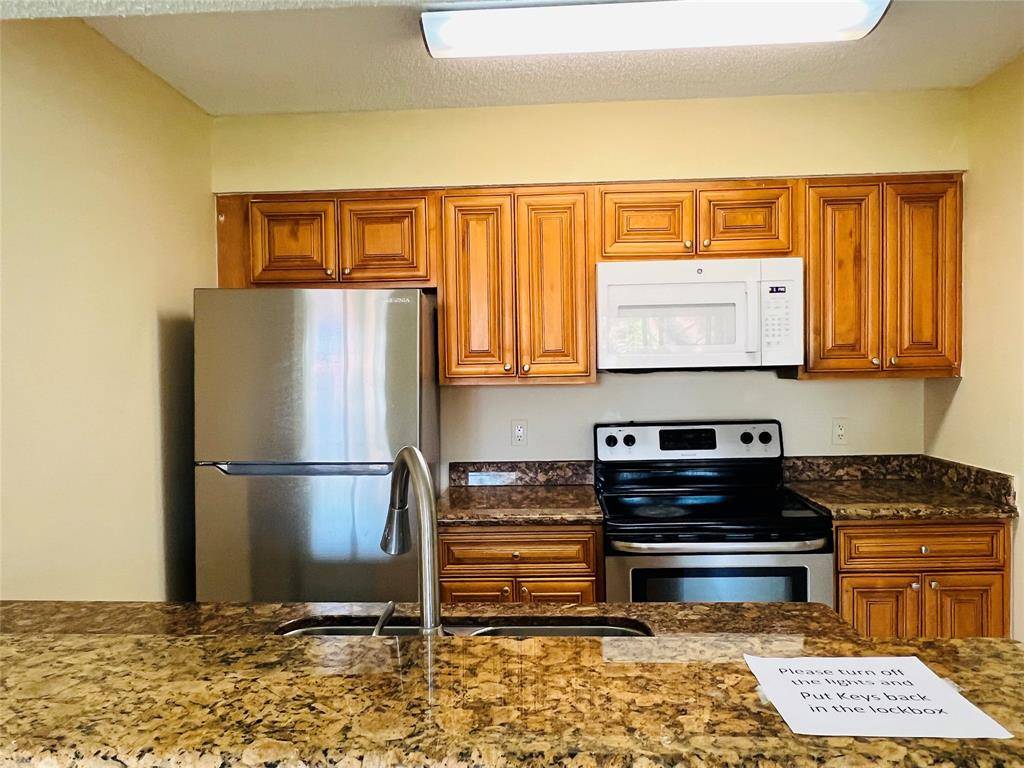 Pompano Beach, FL 33069,1241 SW 46th Ave #1008