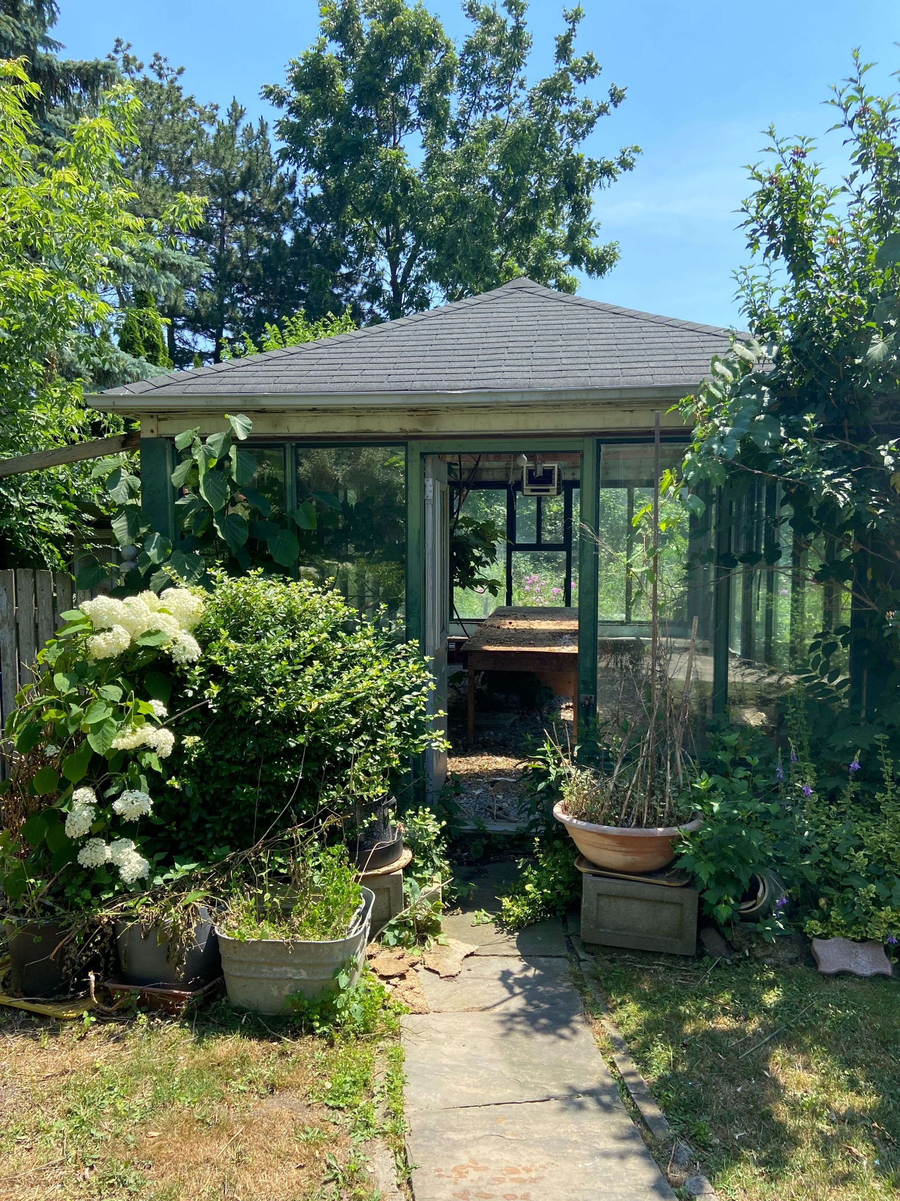 Vaughan, ON L4J 1C1,219 Arnold AVE