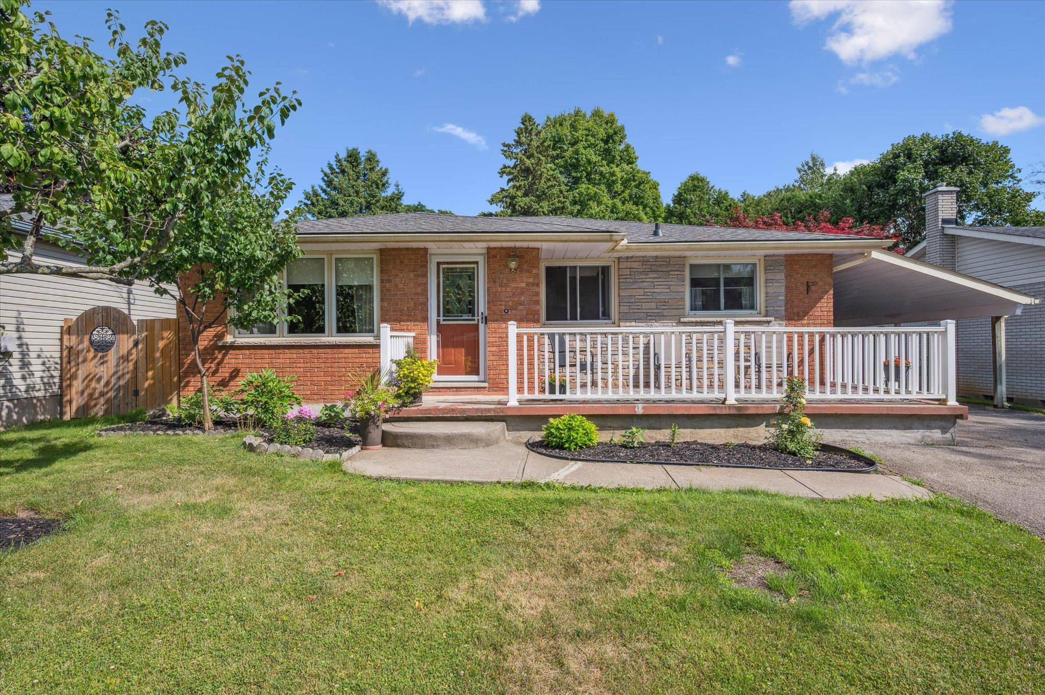 Guelph, ON N1E 1A7,17 Dalebrook PL