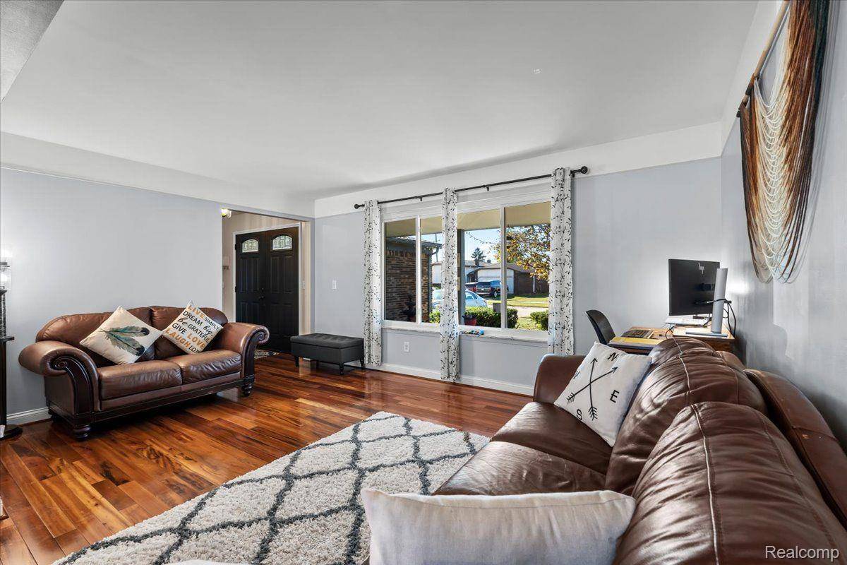 Canton, MI 48187,43980 HARSDALE DR