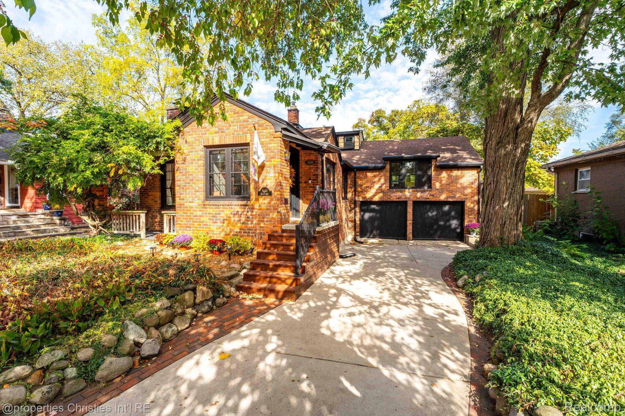 Oak Park, MI 48237,8448 Yale ST