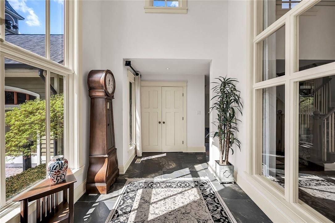 Hamilton, ON L9G 2A9,285 Hamilton DR