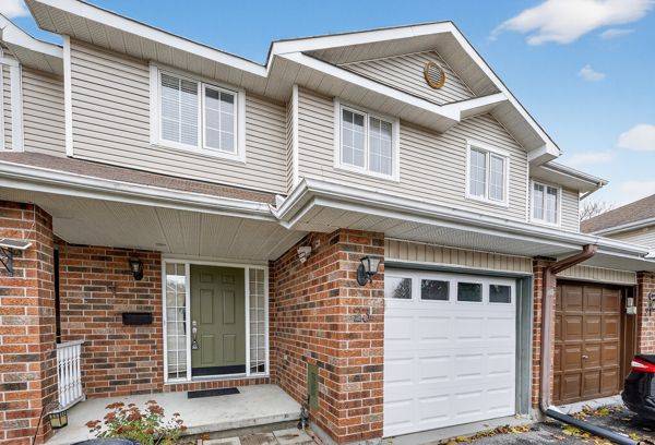 Barrhaven, ON K2J 4N7,23 ORISKA WAY N
