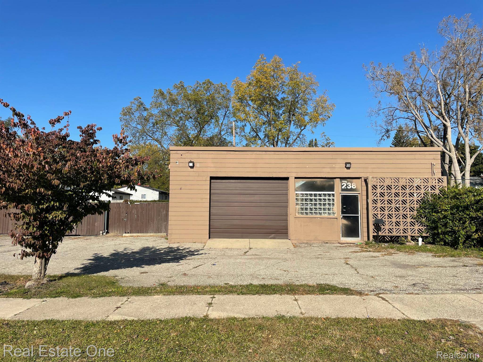 Pontiac, MI 48342,238 W MONTCALM ST