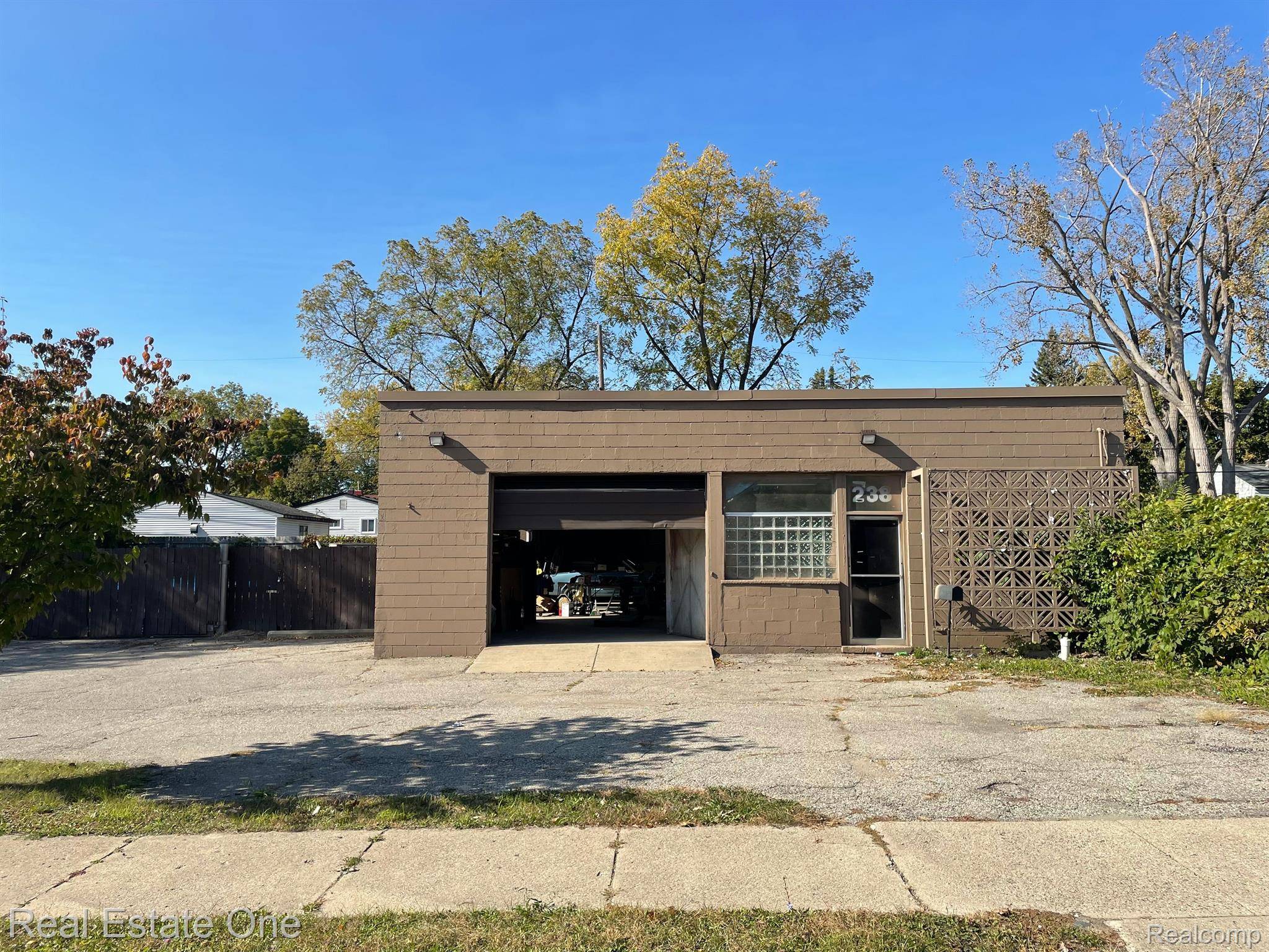 Pontiac, MI 48342,238 W MONTCALM ST