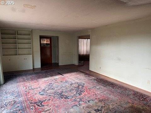 Eugene, OR 97403,2010 E 26TH AVE