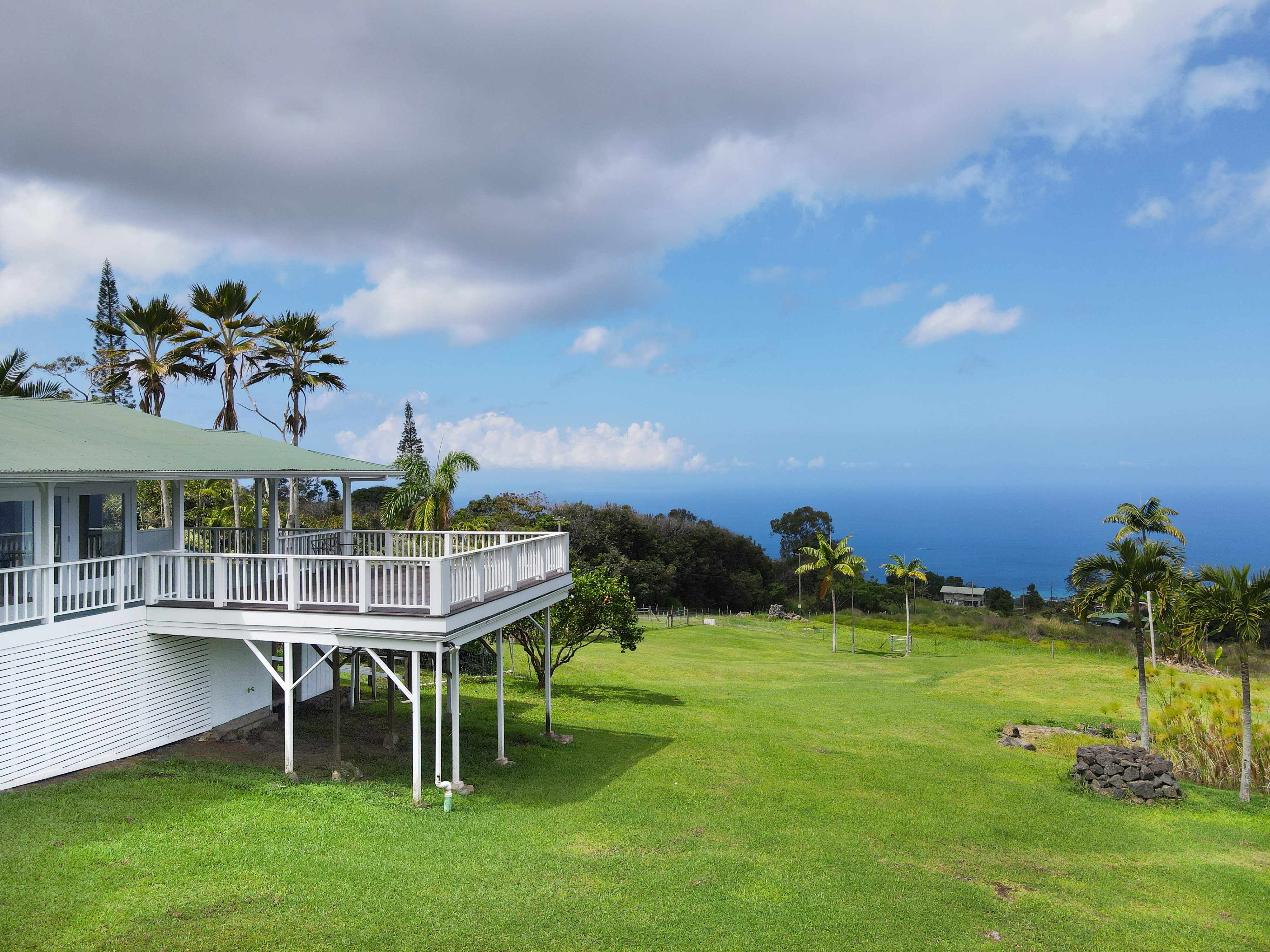 Holualoa, HI 96725,76-5807 HOOKAHI ST #1