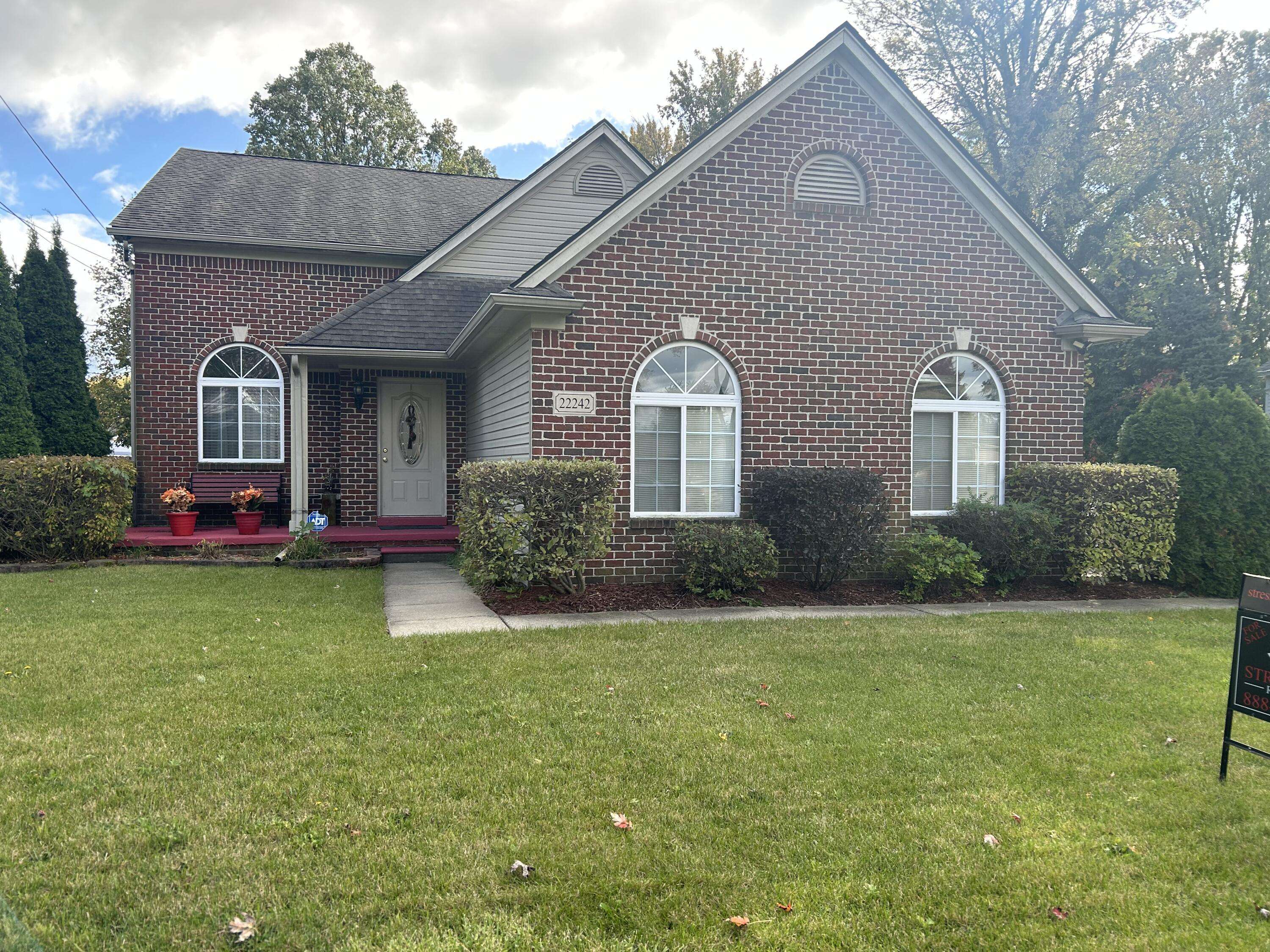 Clinton Twp, MI 48035,22242 Glenwood ST