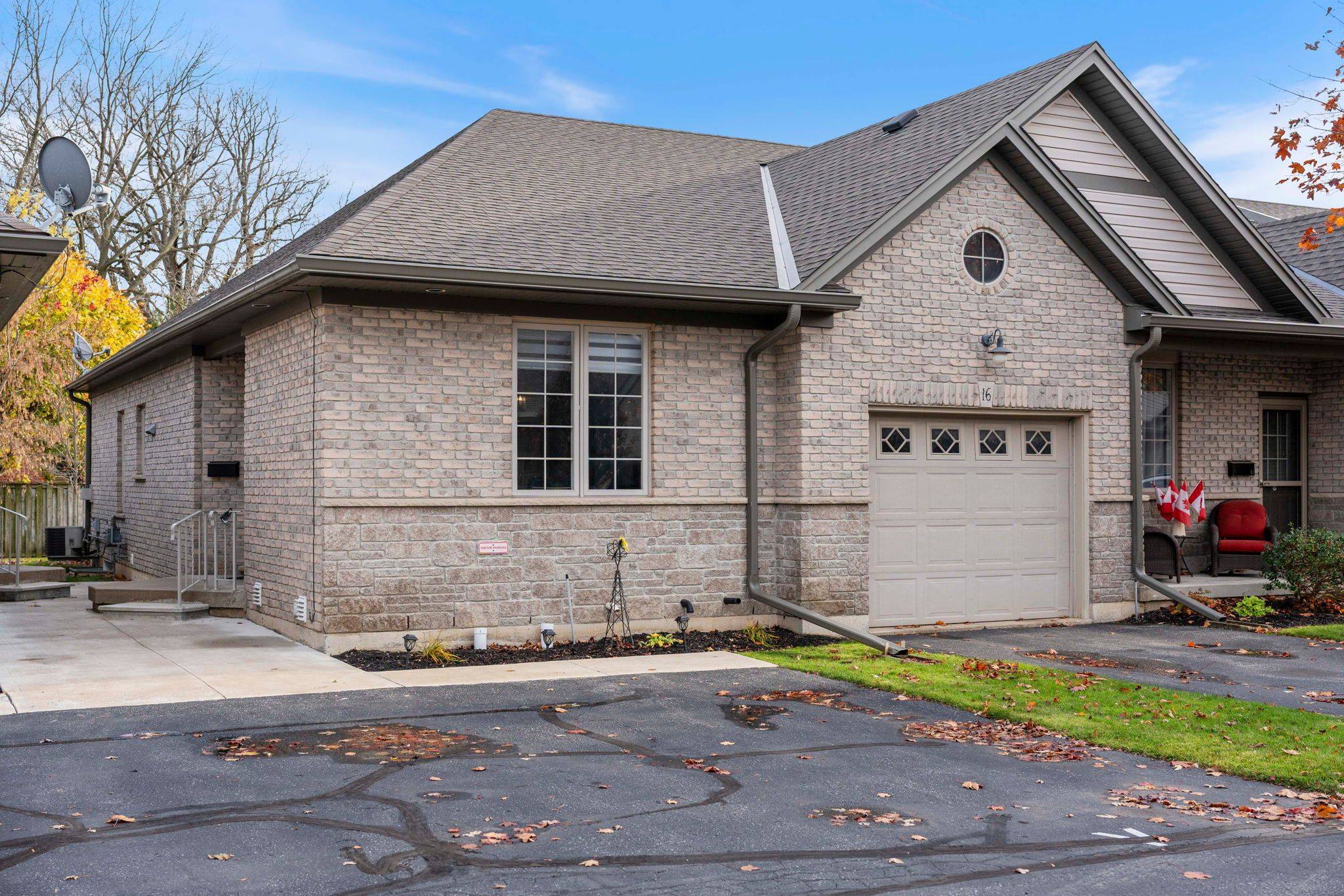 Norfolk, ON N0A 1N0,800 Main ST #16