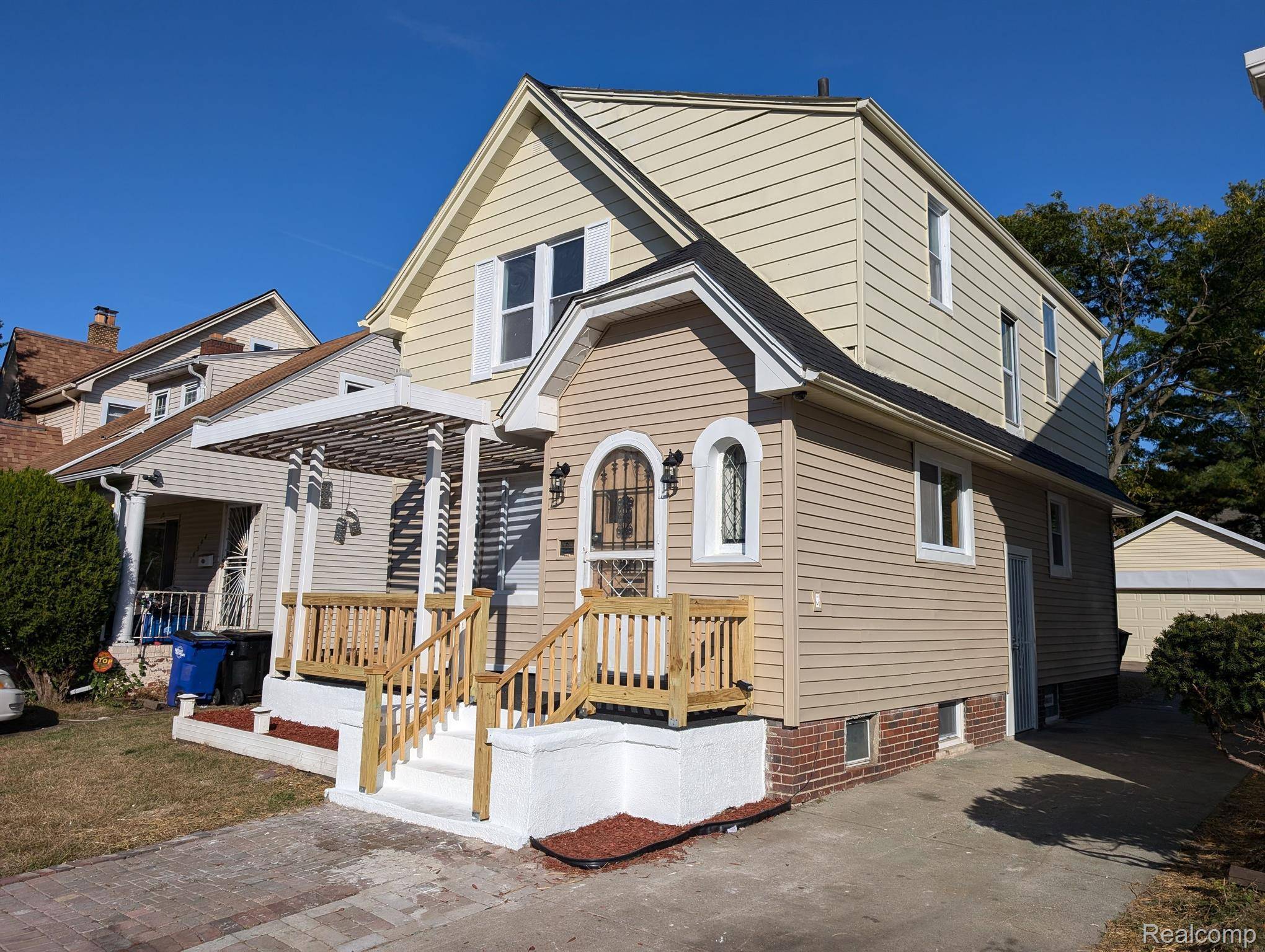 Detroit, MI 48221,16588 LAWTON ST