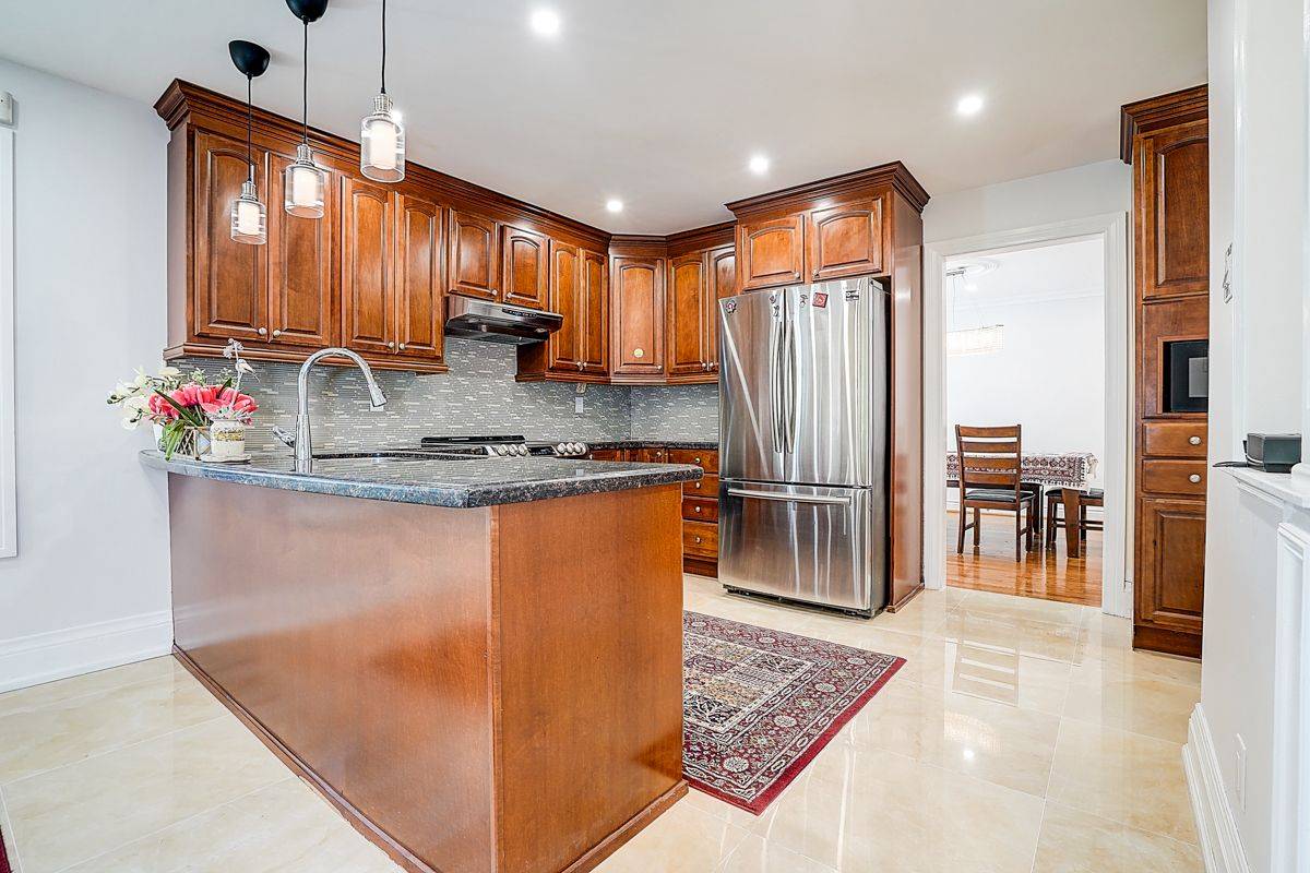 Richmond Hill, ON L4C 5S8,144 Marsi RD