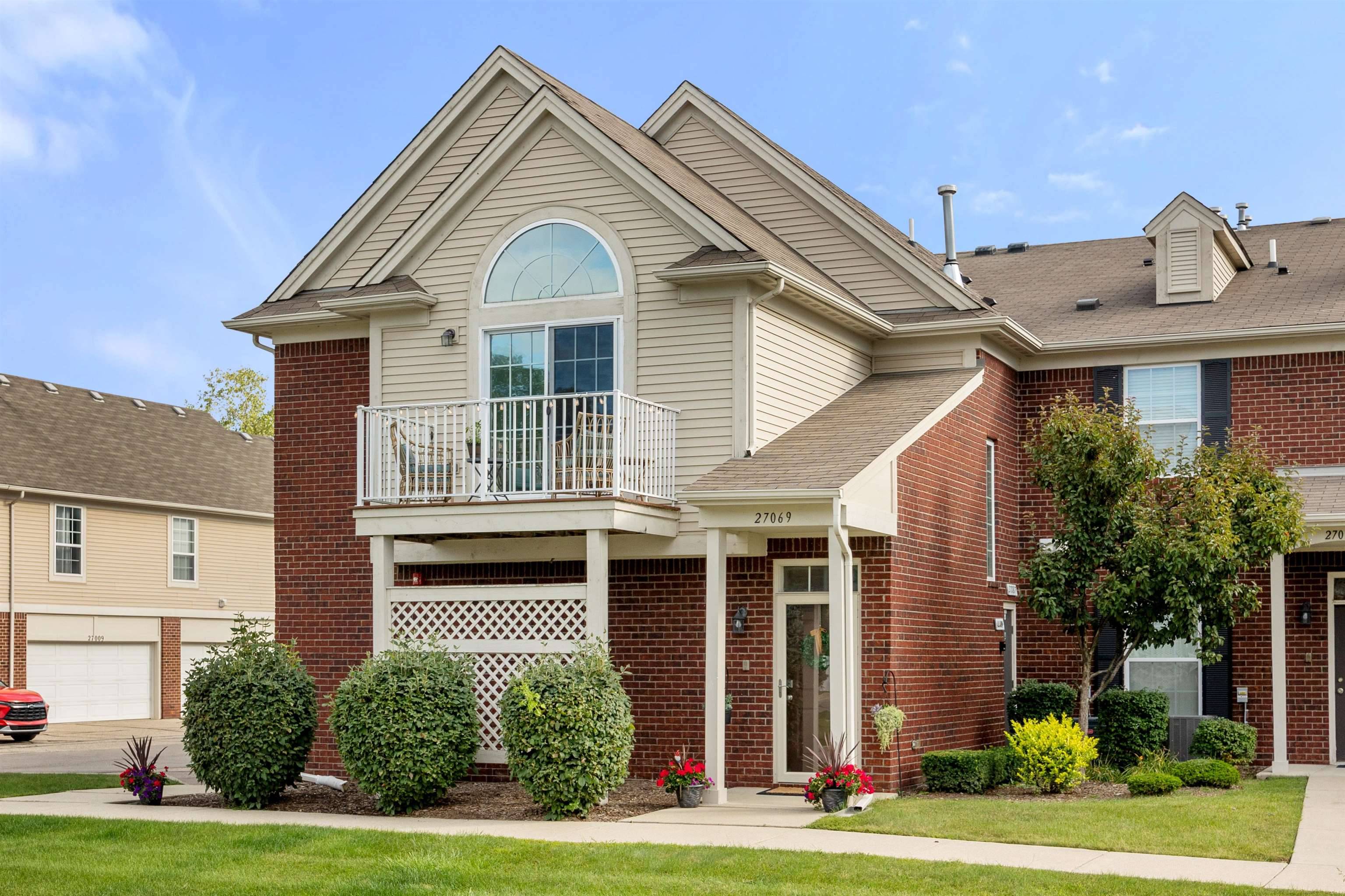 Harrison Twp, MI 48045,27069 Carrington PL