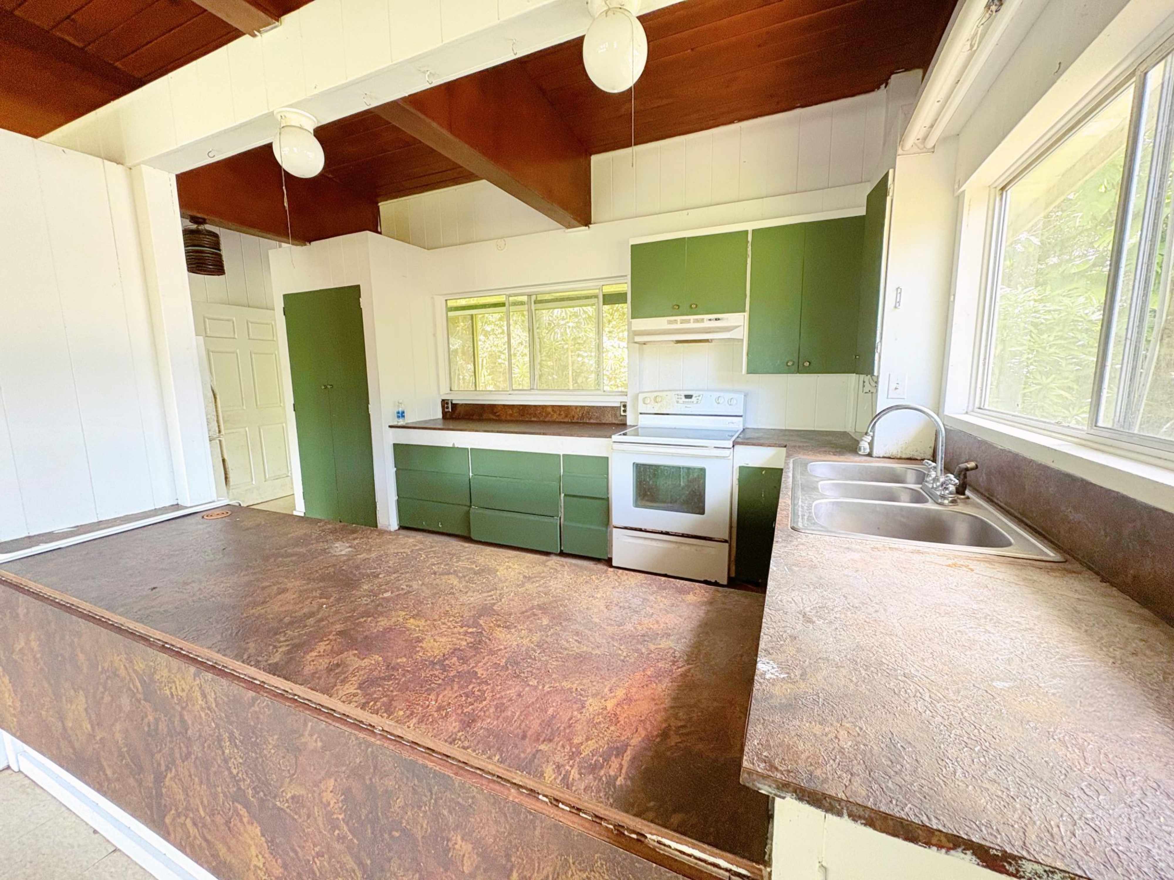 Pahoa, HI 96778,15-2714 HEE ST