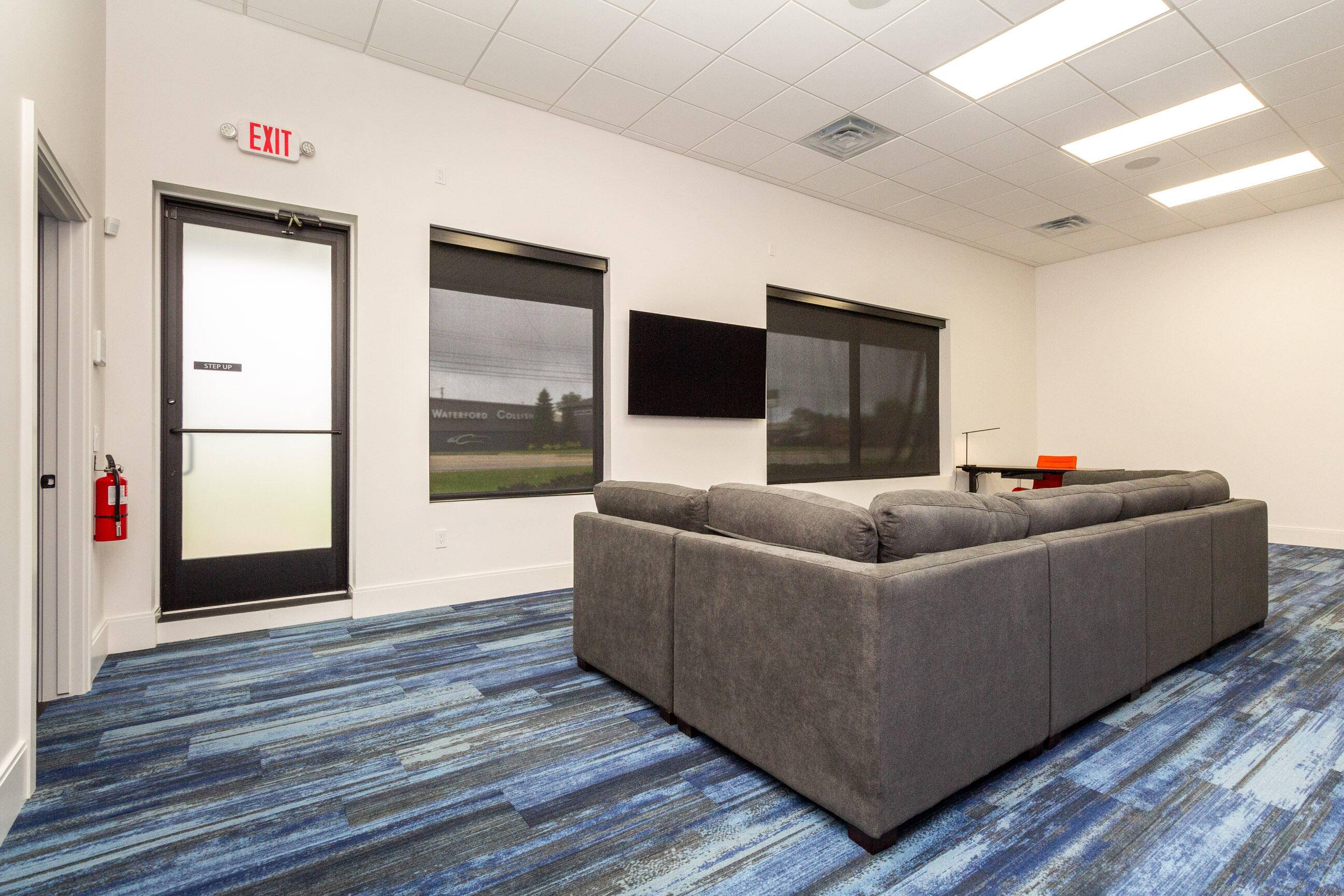 2580 Dixie HWY, Waterford Twp, MI 48328