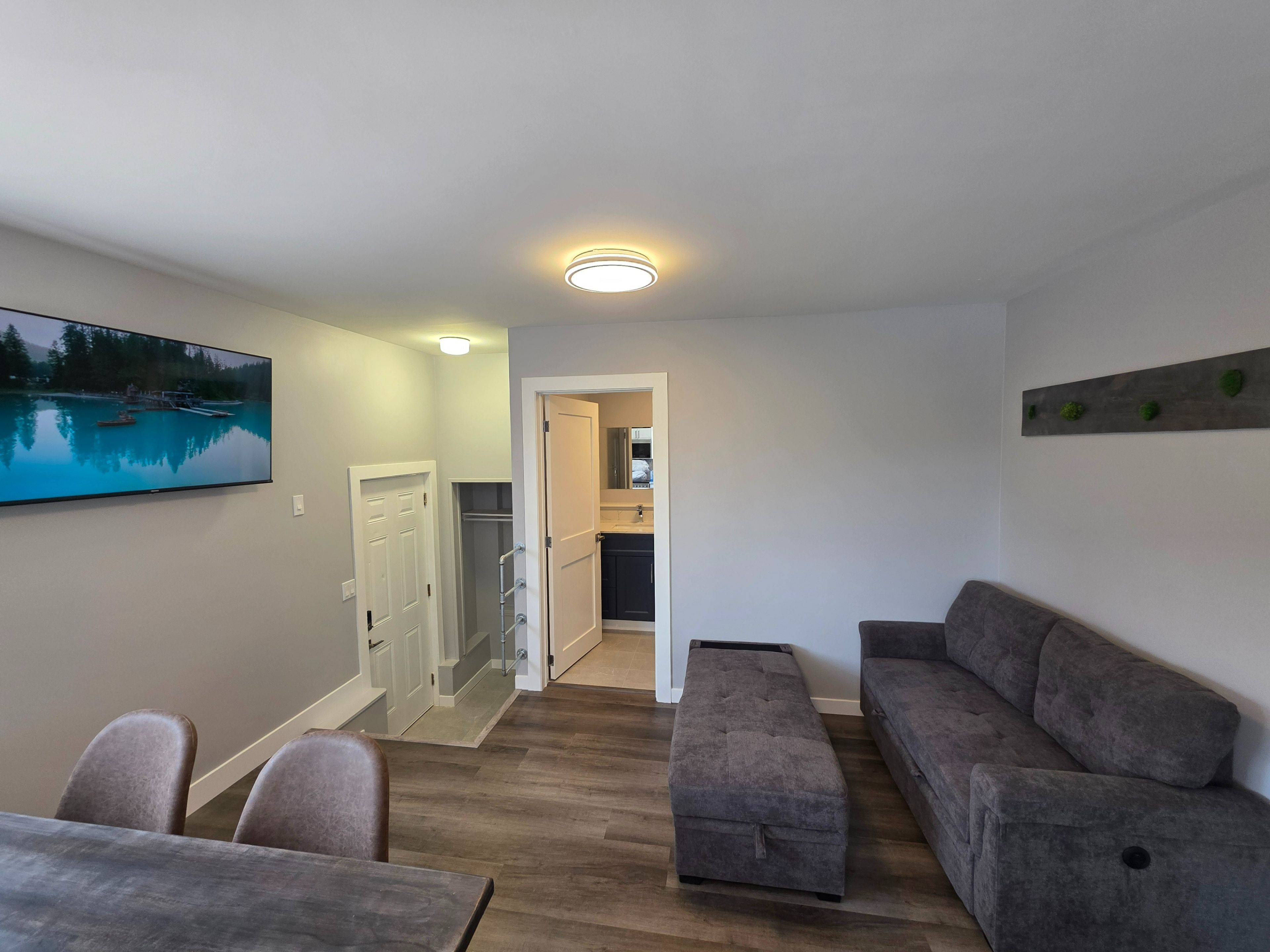 Orillia, ON L3V 5K5,82 Albert ST N #5