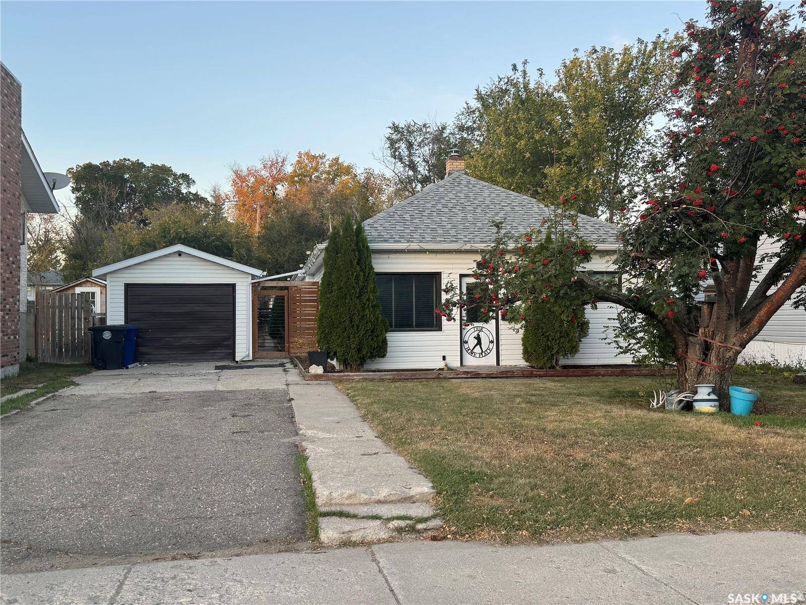 Biggar, SK S0K 0M0,307 6th AVENUE E