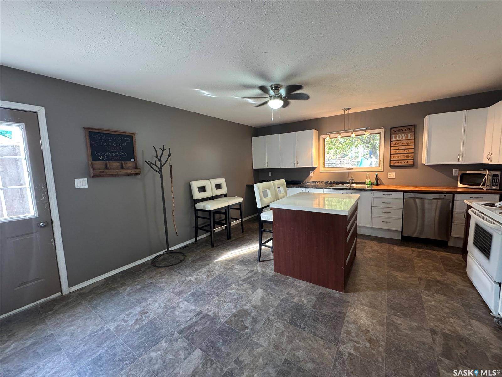 Biggar, SK S0K 0M0,307 6th AVENUE E