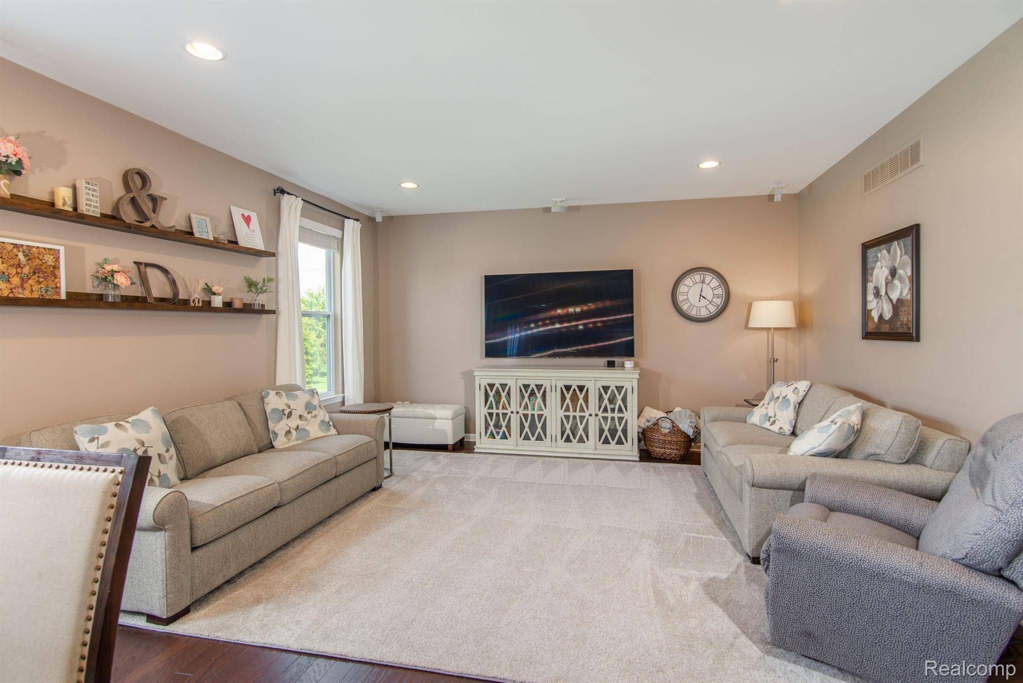 New Hudson, MI 48165,58096 SUNFLOWER CIR S