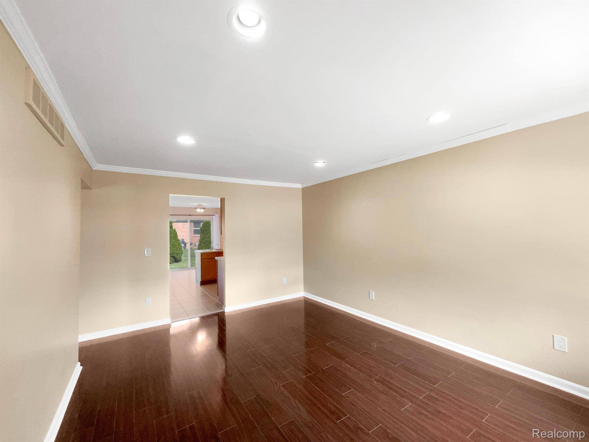 Warren, MI 48089,25957 VILLAGE LN