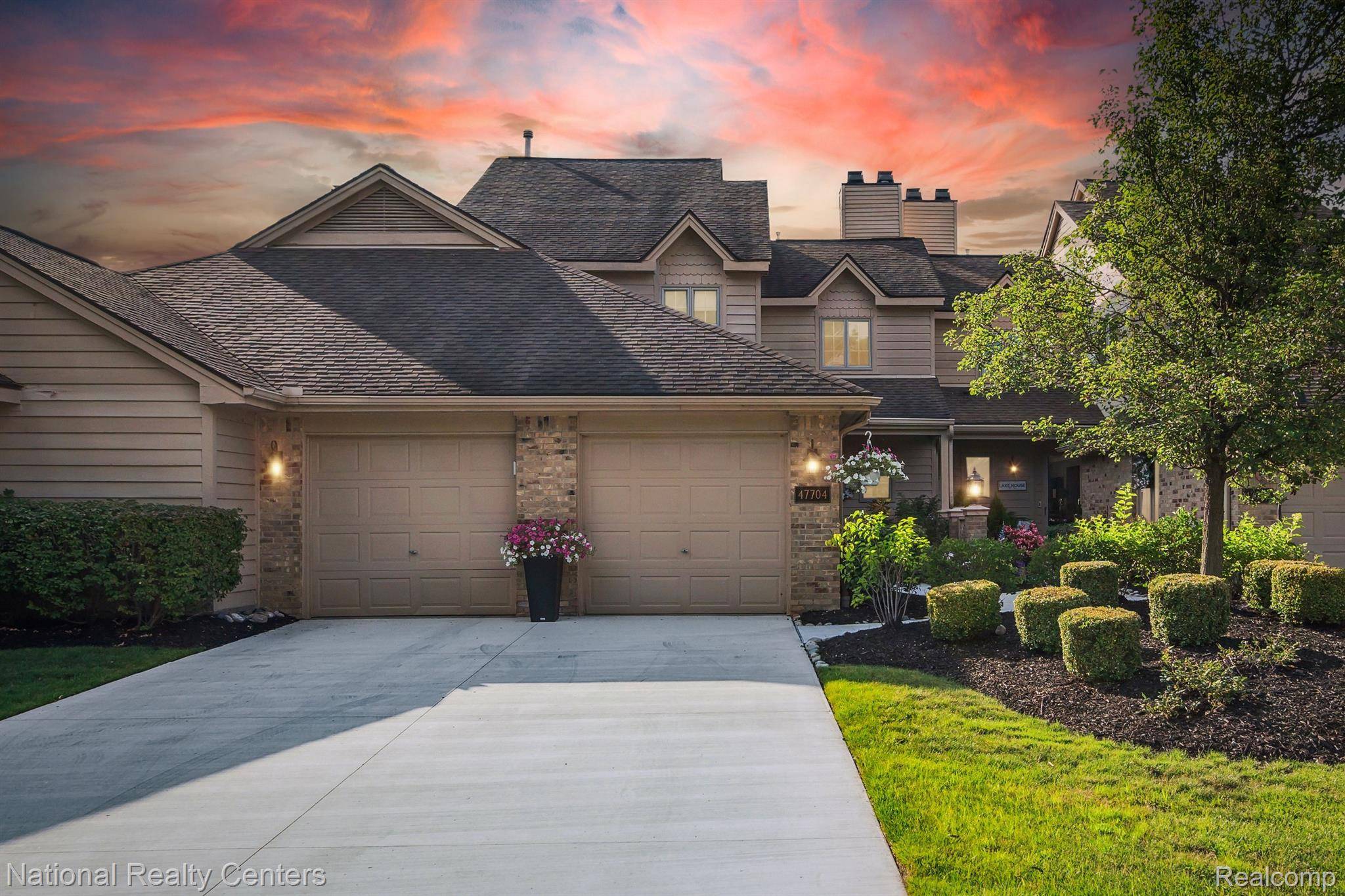 47704 BLUE HERON DR S, Northville Twp, MI 48168