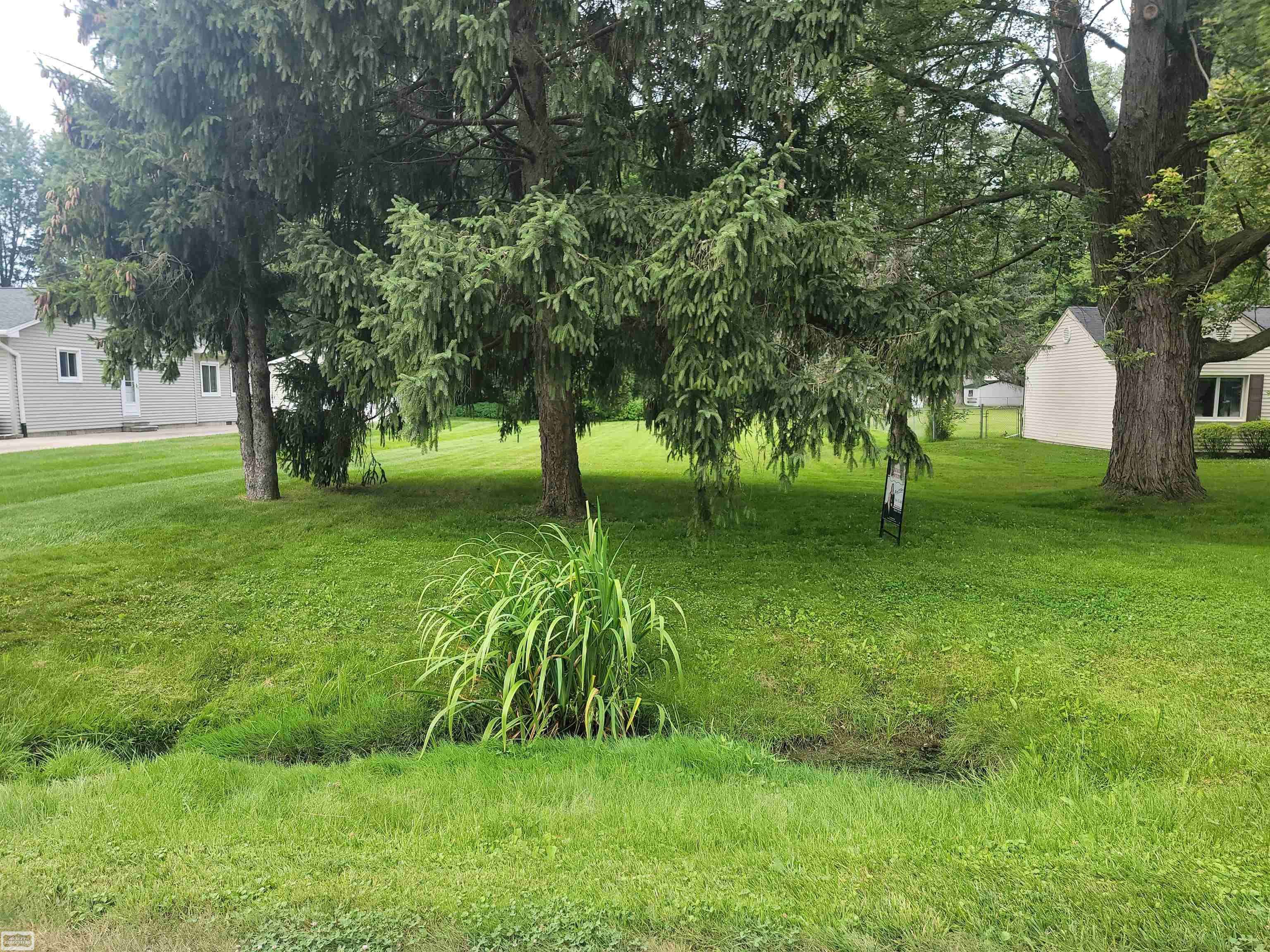 Harrison Twp, MI 48045,37174 Jefferson AVE