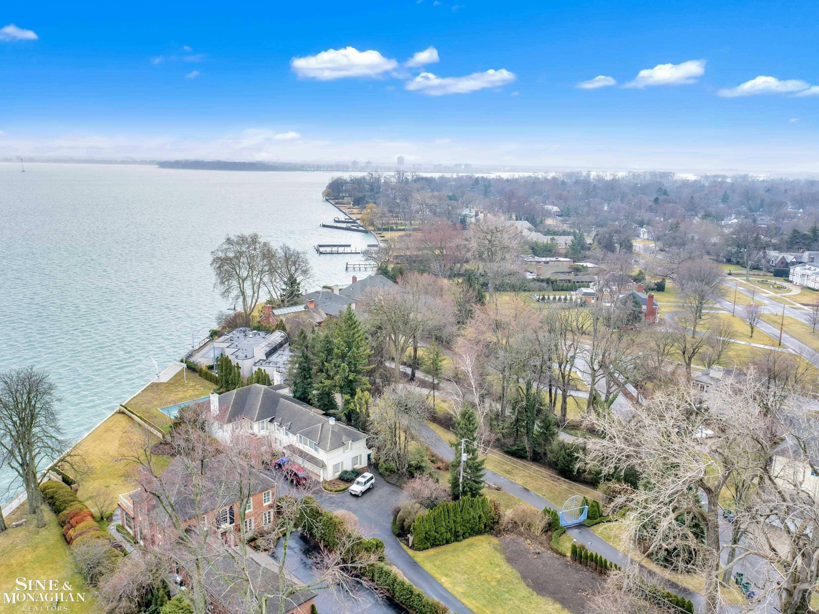 Grosse Pointe Park, MI 48230,15825 Windmill Pointe DR