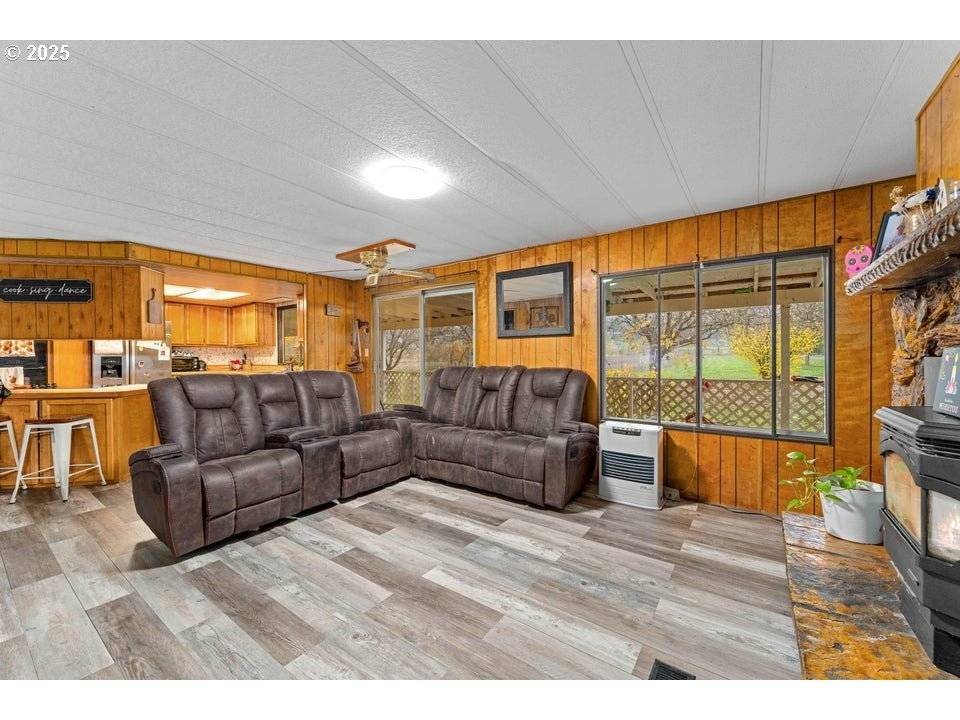 Williams, OR 97544,400 HOLMSTEAD RD