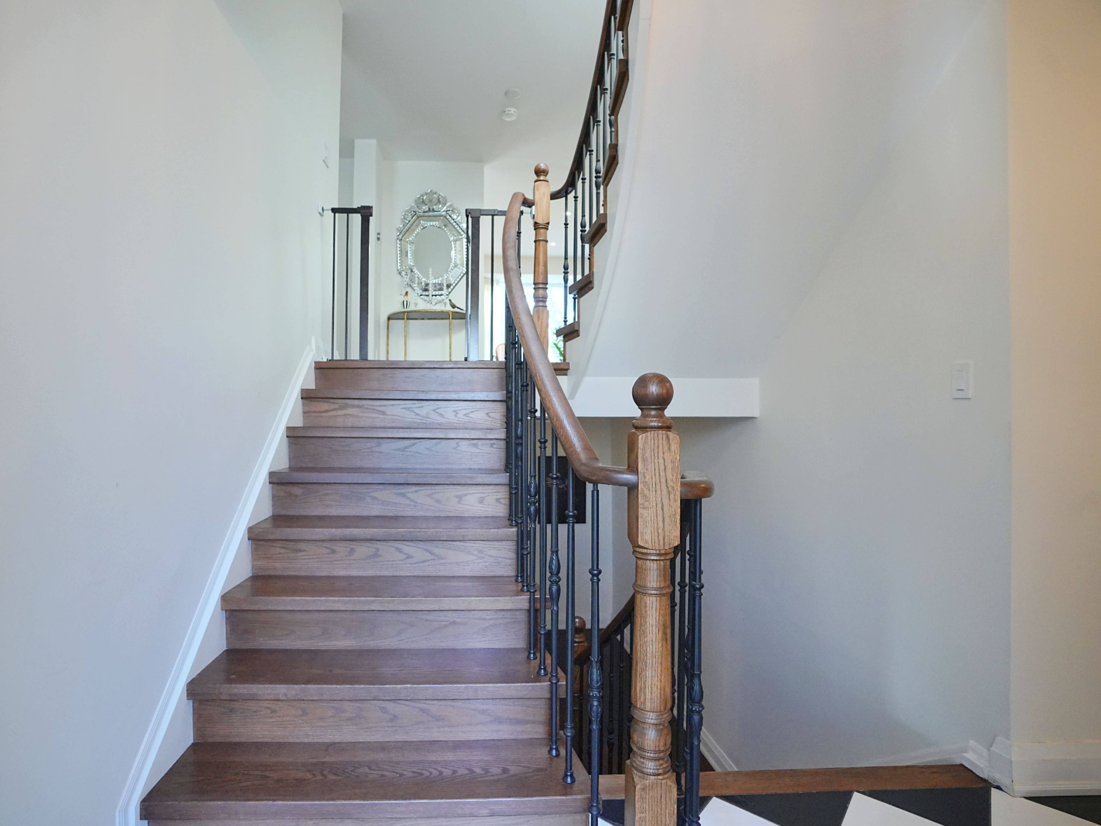 Toronto C15, ON M2M 2Y2,38 Tarbert RD