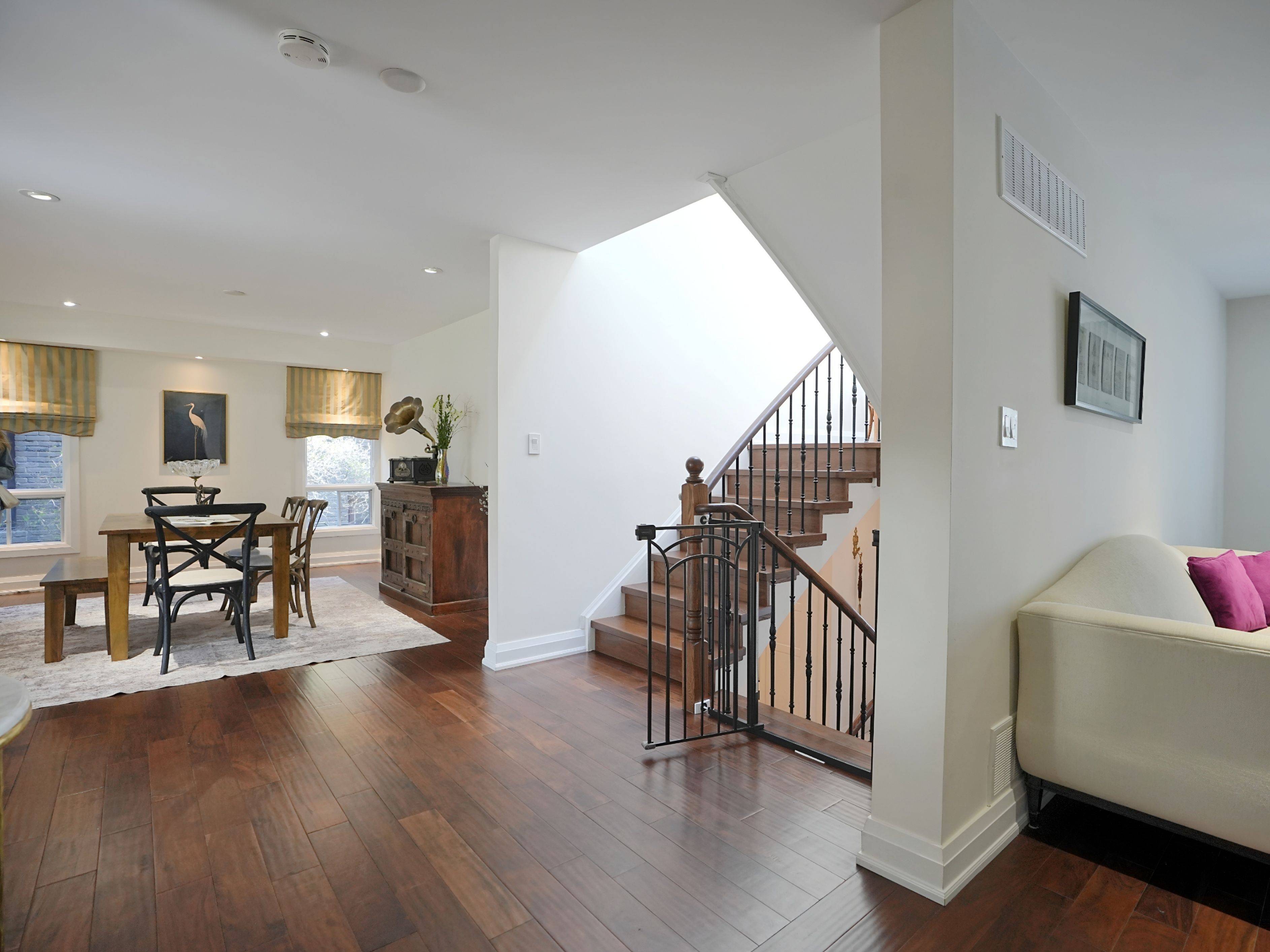 Toronto C15, ON M2M 2Y2,38 Tarbert RD