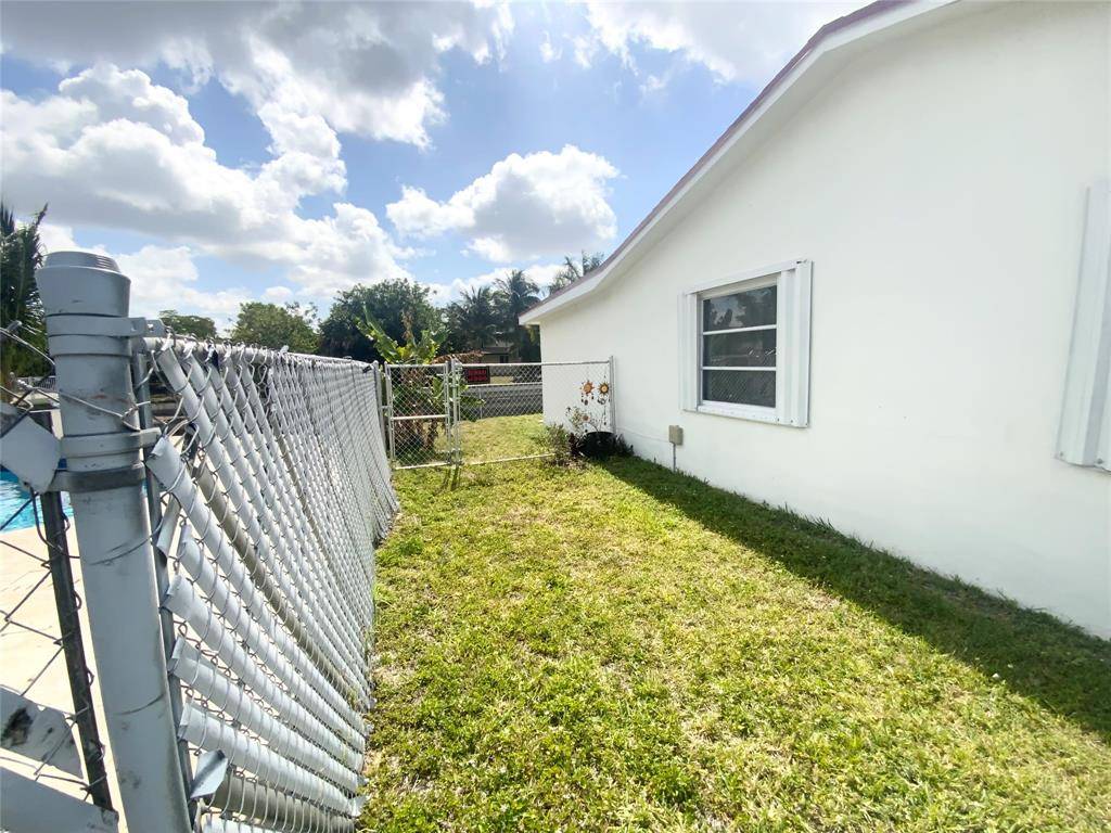 North Lauderdale, FL 33068,1104 Pinehurst