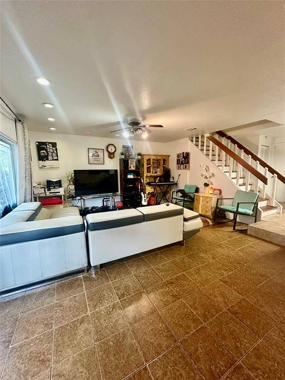 Fort Lauderdale, FL 33324,8248 NW 9th St #6