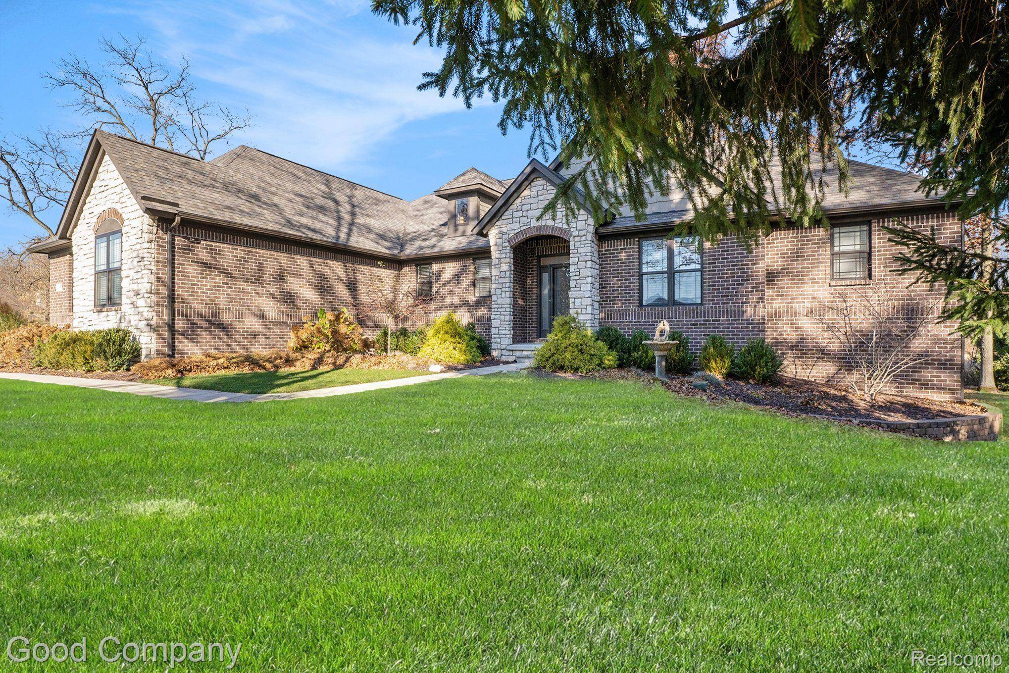 Oxford, MI 48371,1058 WATERSMEET DR