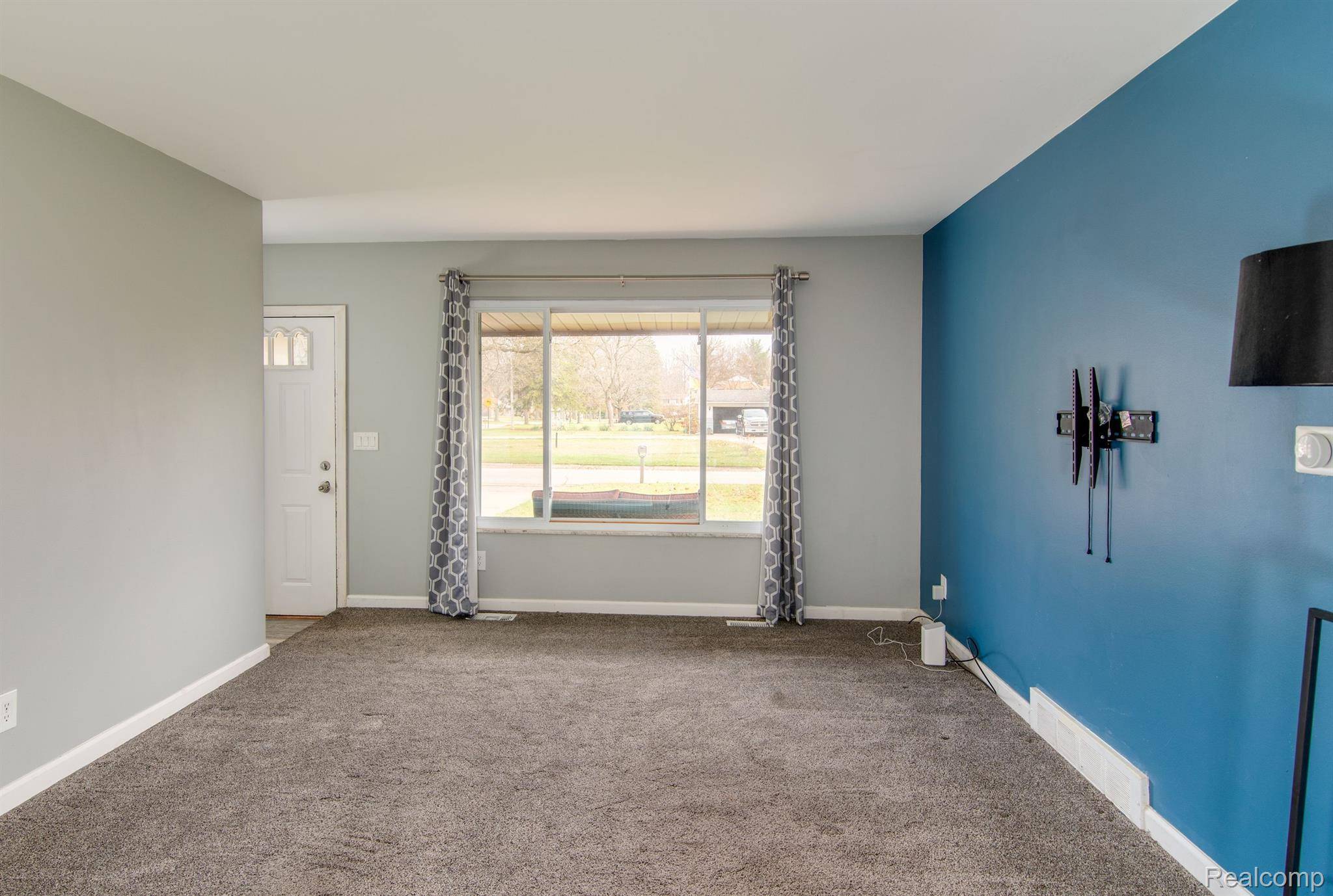 Flushing, MI 48433,533 HUT WEST DR